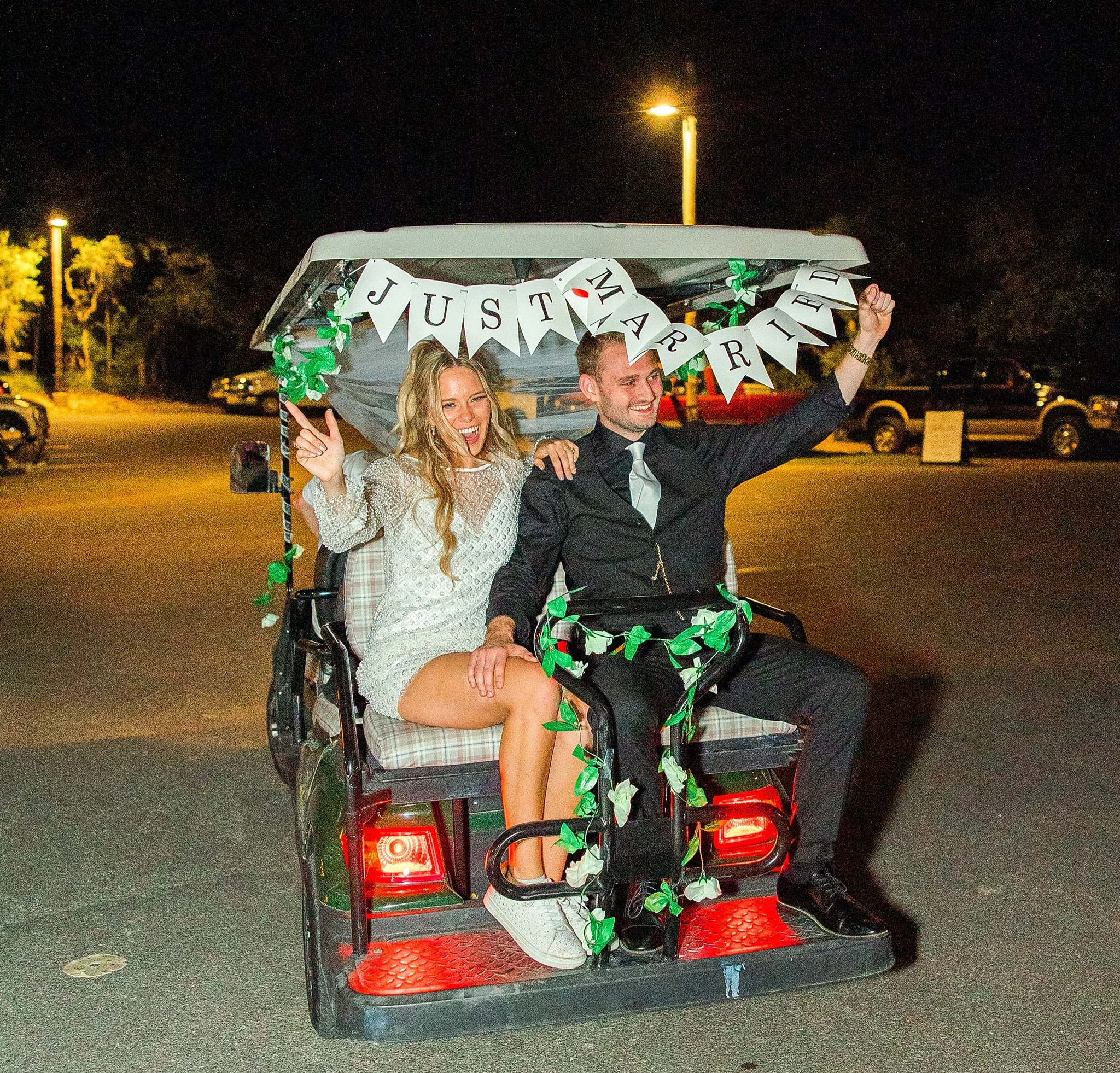 WillowRidgeWedding_Wolf_Black_1270+%282%29.png