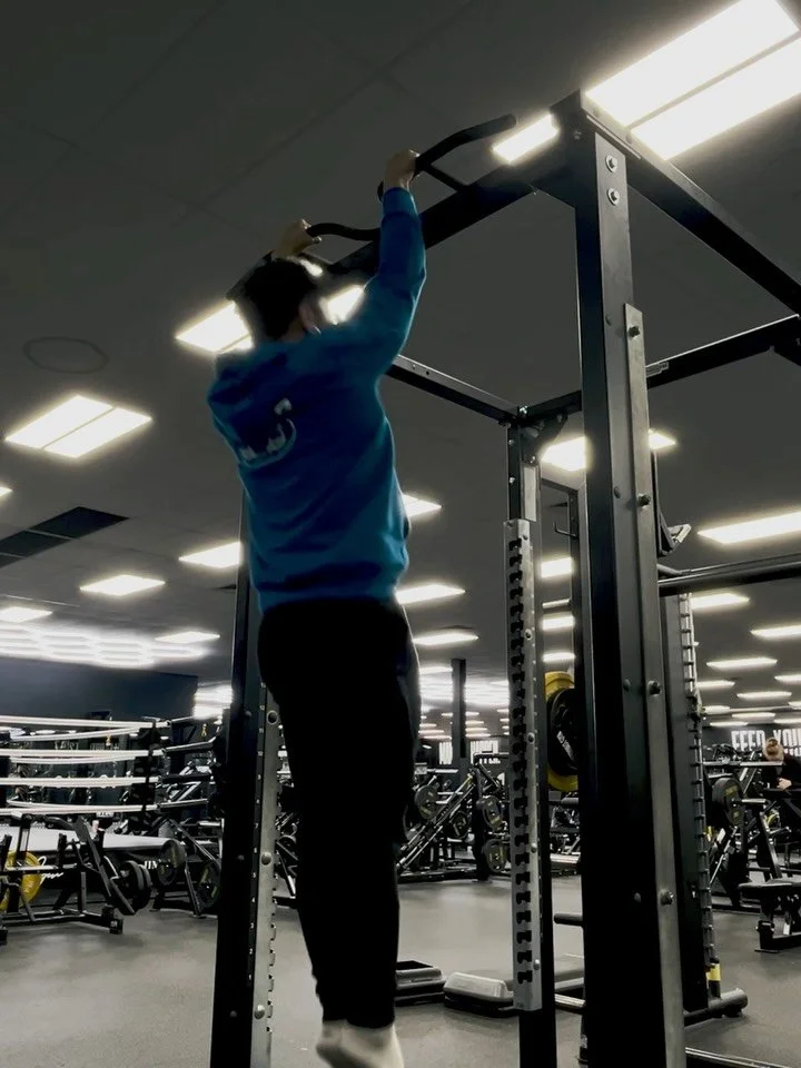 Calisthenics Pull Workout

1. Ice-cream Makers - 4 sets x 5
2. Tucked Lever Row - 3 sets x 6
3. Straddle Front Lever Negative - 4 sets x 5s hold
4. Pull Up - 4 sets x 5
5. Biceps Curls - 3 sets x 12
6. Shoulders Rehab

#calisthenics #calisthenicswork