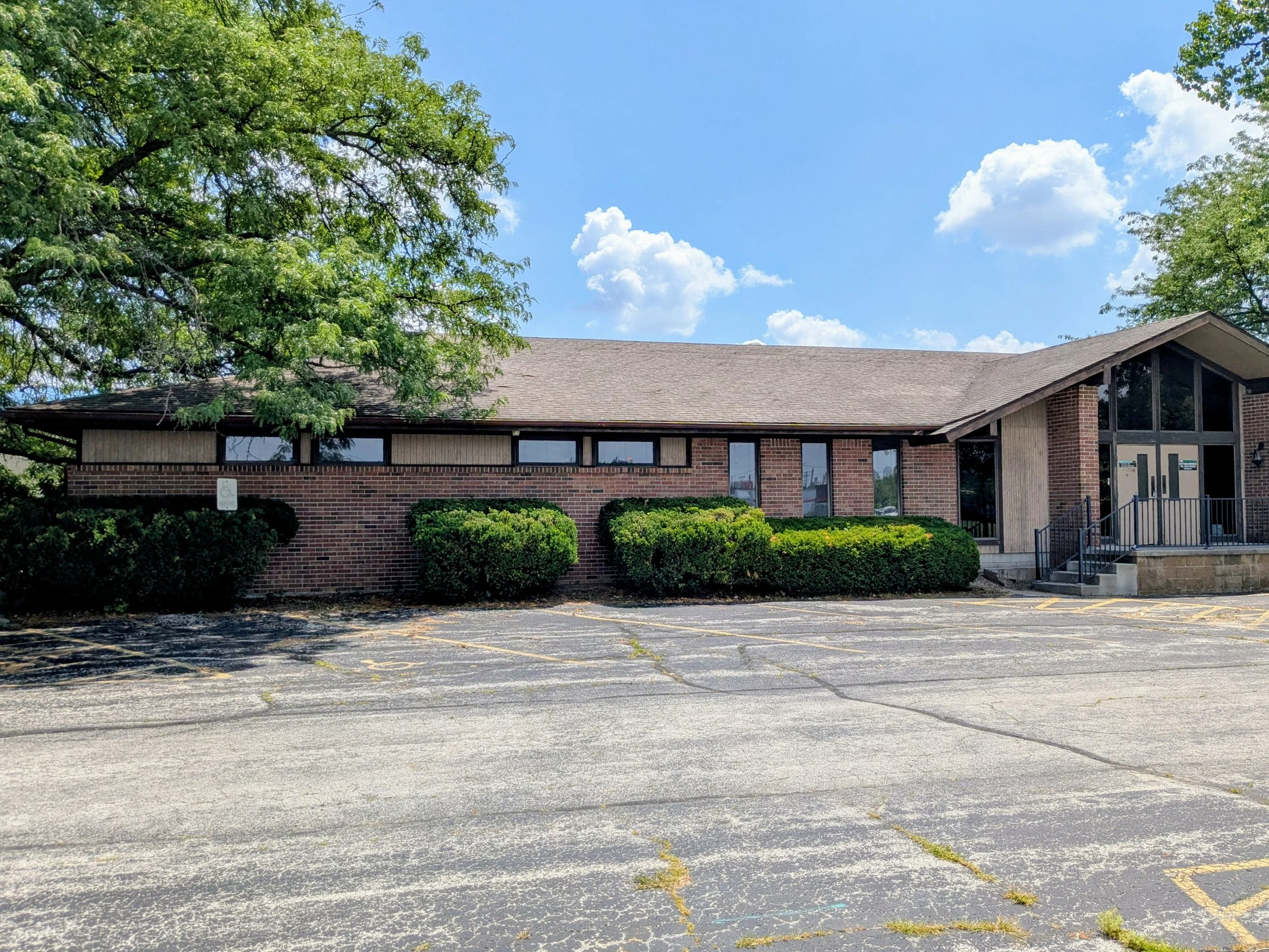 Emch Chiropractic and Wellness building located on Navarre Ave across the street from Sheetz, the new Oregon OH downtown, Olive Garden and Chick-fil-a in the Horizons business condos.