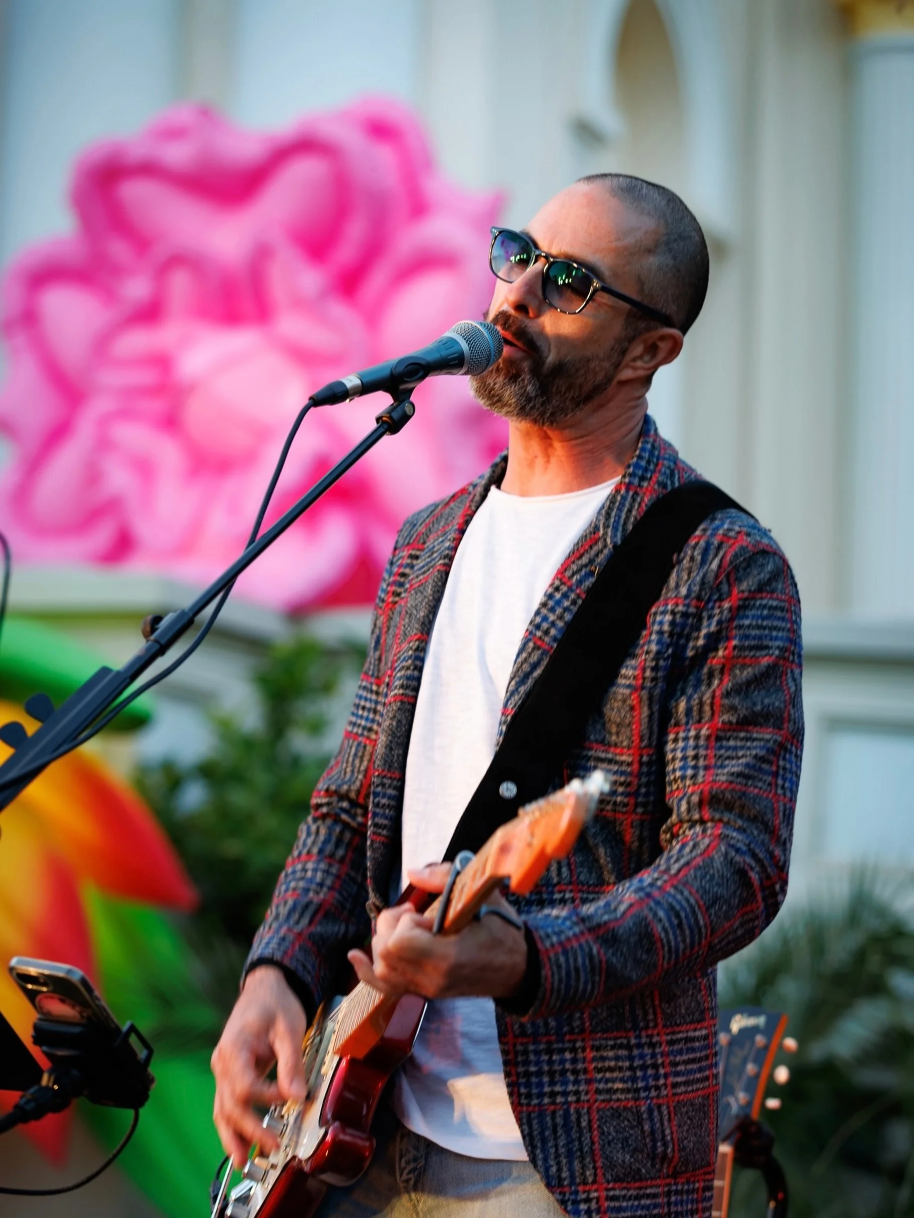 Un concert live dans le cadre exceptionnel. Une soir&eacute;e o&ugrave; la musique, l&rsquo;art et la cr&eacute;ativit&eacute; se rencontrent.
📍C&ocirc;te d&rsquo;azur