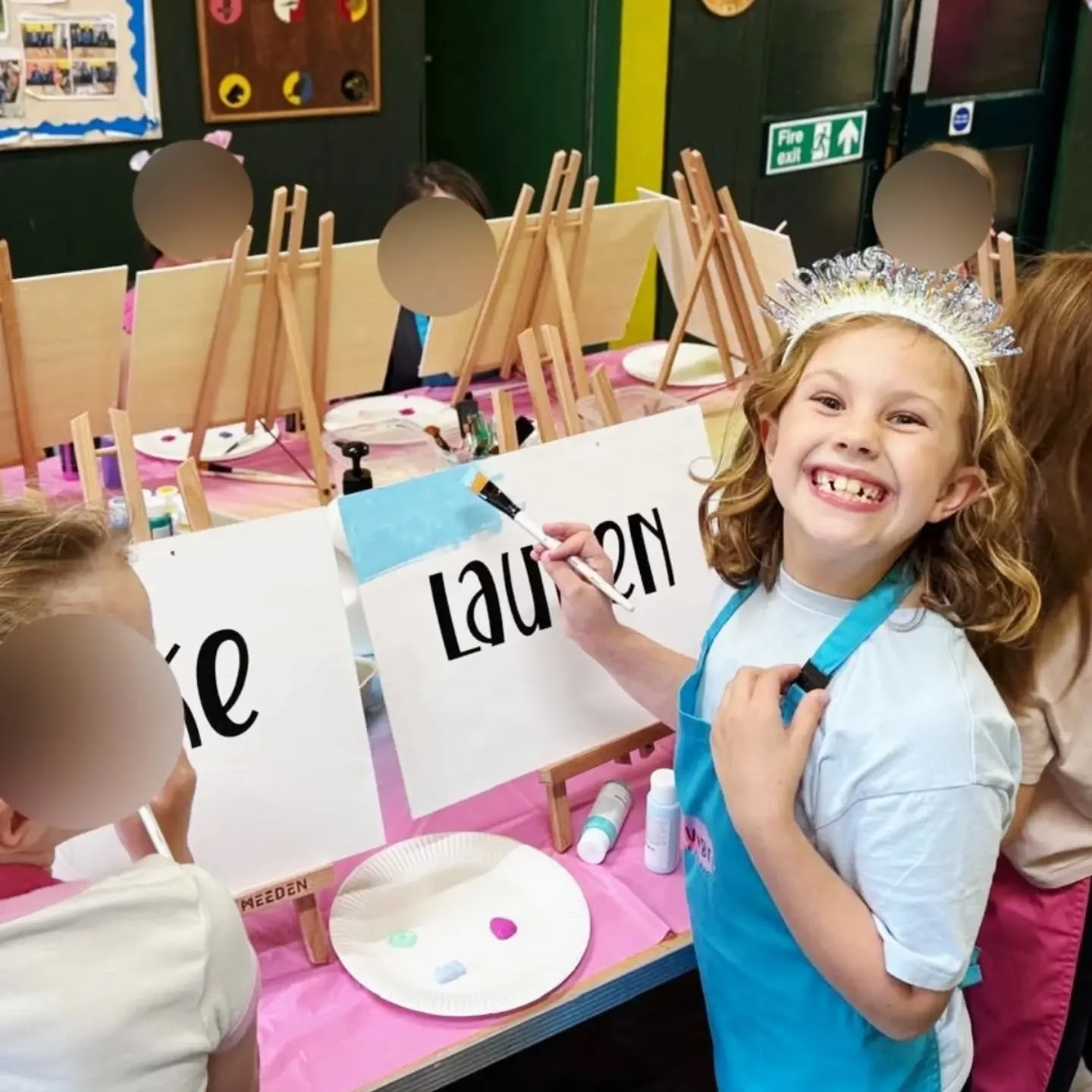 The birthday girl's smile say it all! Pure happiness, creativity and birthday magic 🎂🥳