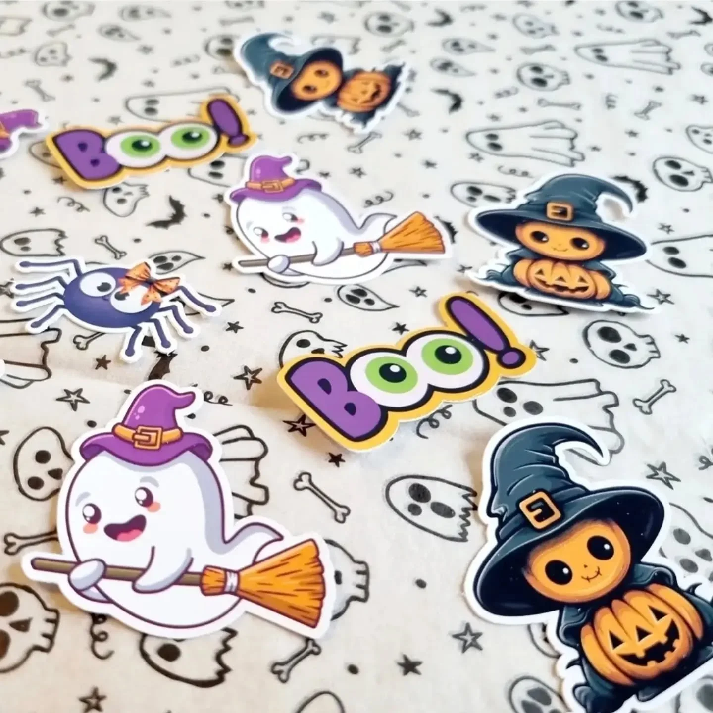 I've just come across this cute photo of some Halloween stickers which I created a while back and now all I want to do is to make more stickers!!!