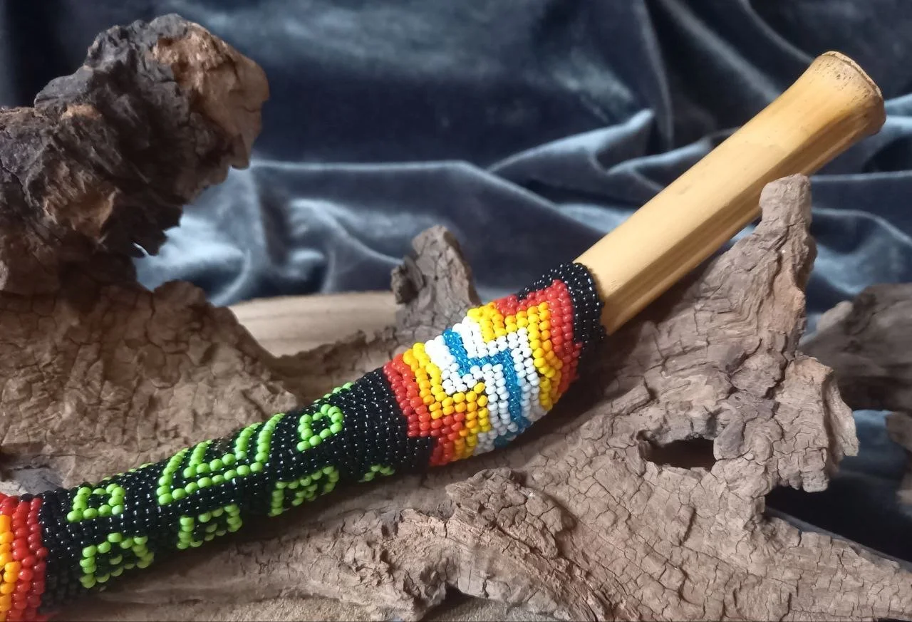 Handcrafted wooden tepi applicator for rapé ceremonies. Smooth airflow, ergonomic design, and natural materials for sacred ritual use.