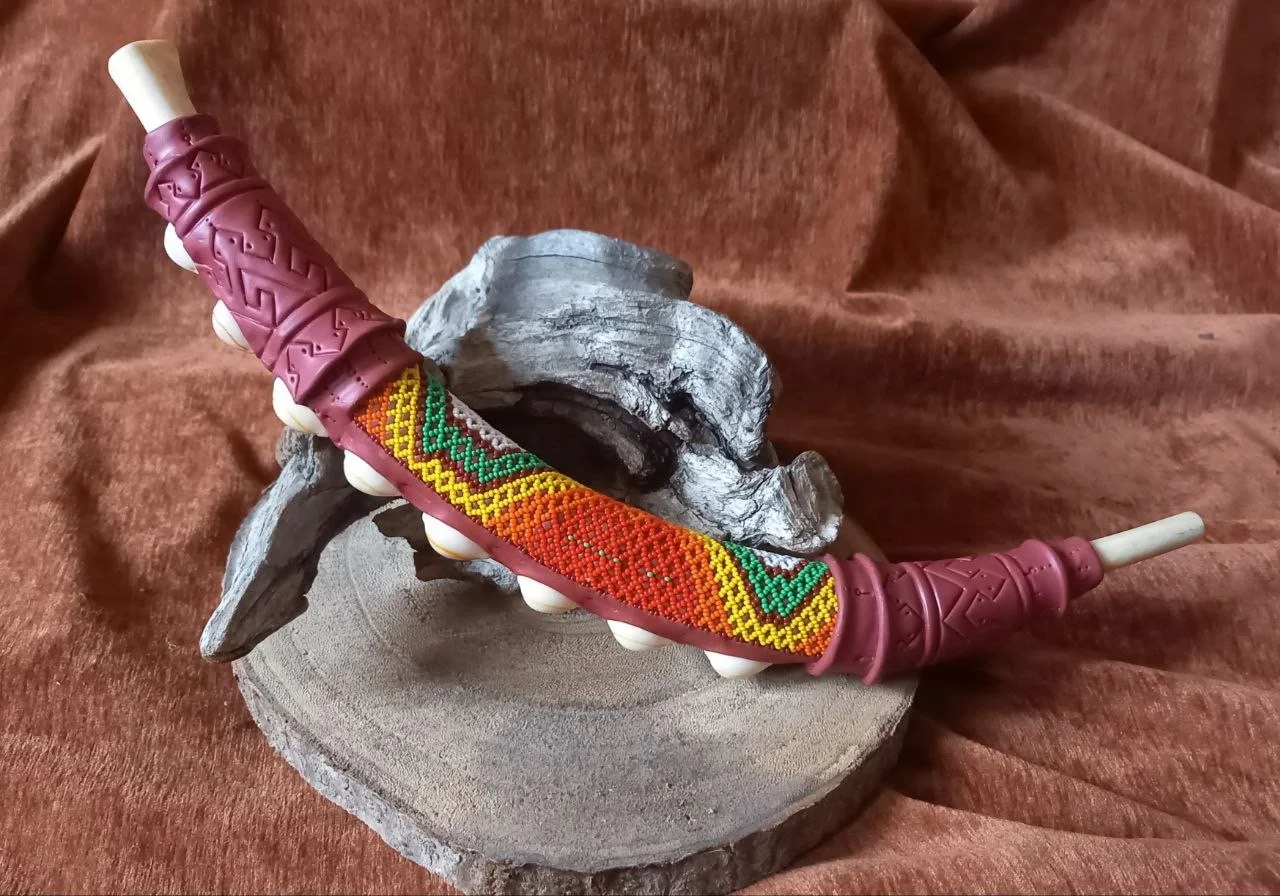 Handcrafted jungle tepi applicator for rapé ceremonies. Smooth airflow, ergonomic design, and natural materials for sacred ritual use. Chaka