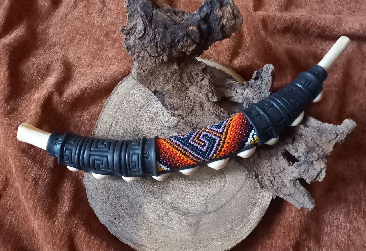 Handcrafted jungle tepi applicator for rapé ceremonies. Smooth airflow, ergonomic design, and natural materials for sacred ritual use. Chaka