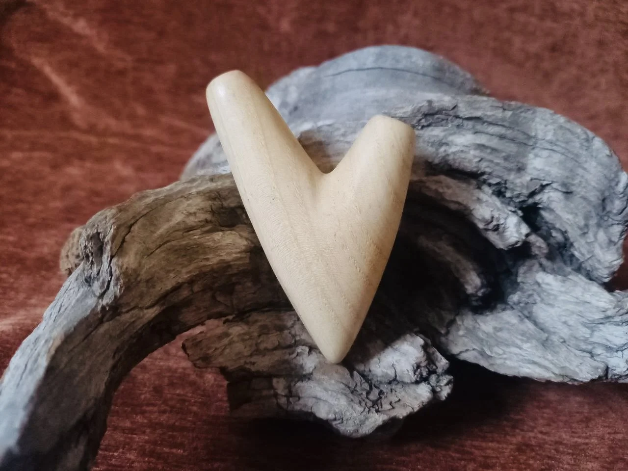 Handmade wooden KURIPE rapeh applicator Light