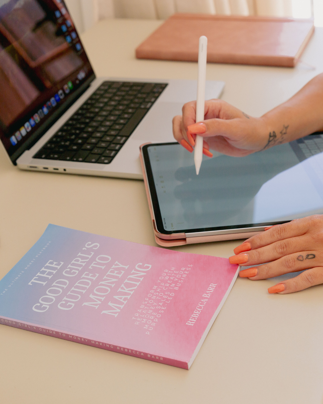 Traditional Publishing vs Self-Publishing vs Hybrid Publishing: Which Is Right for You?