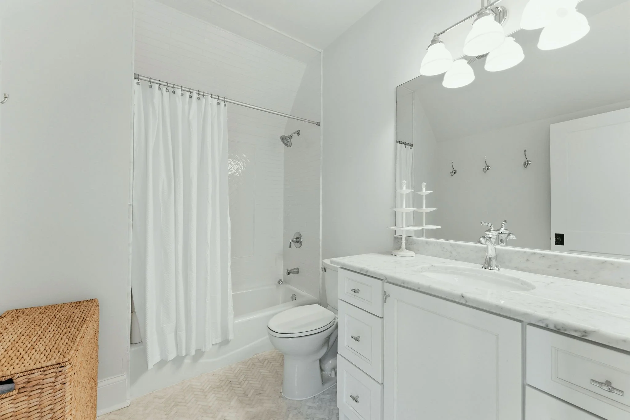 4384PowersFerryRdAtlanta-188.jpg