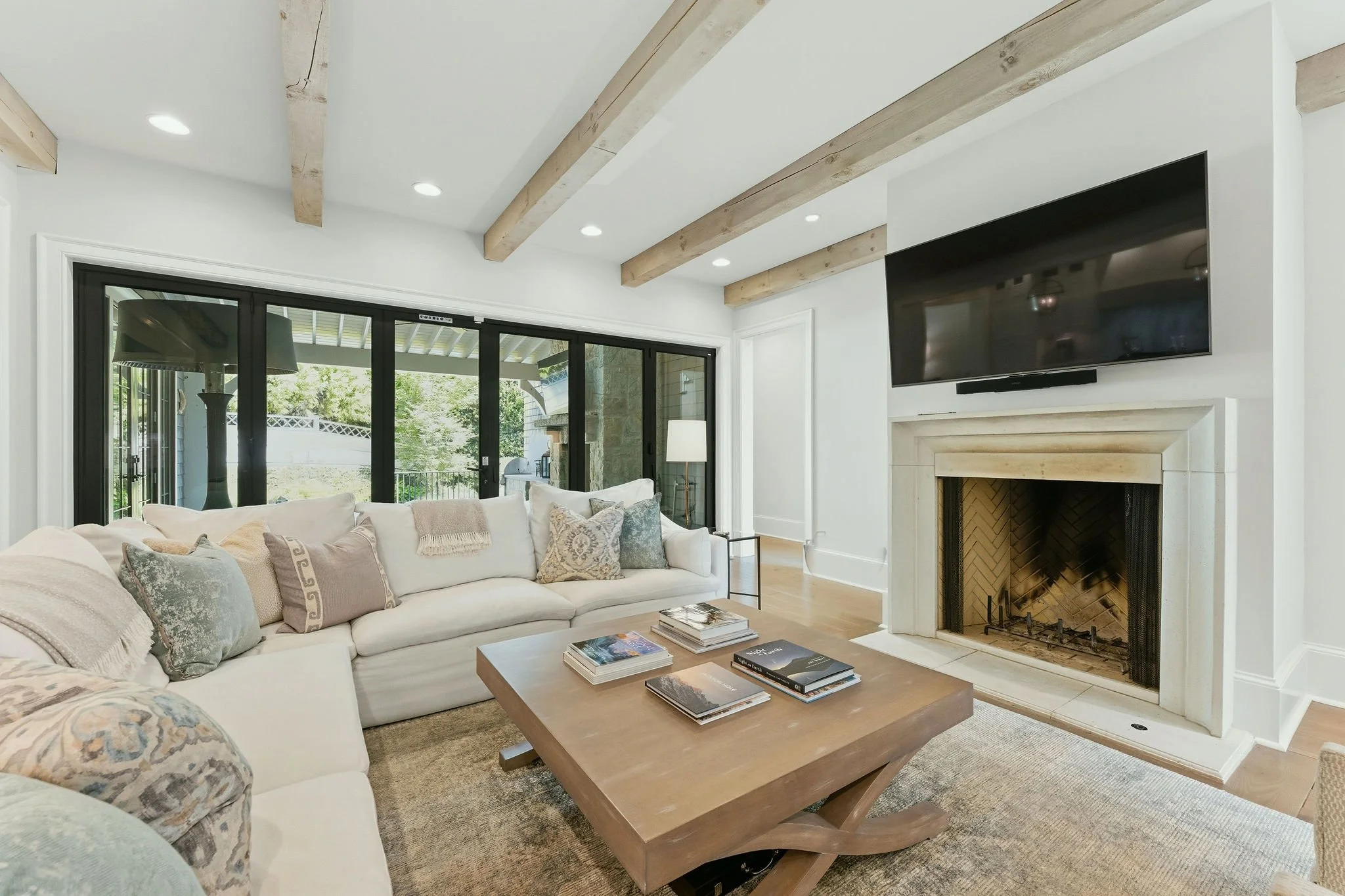 4384PowersFerryRdAtlanta-098.jpg