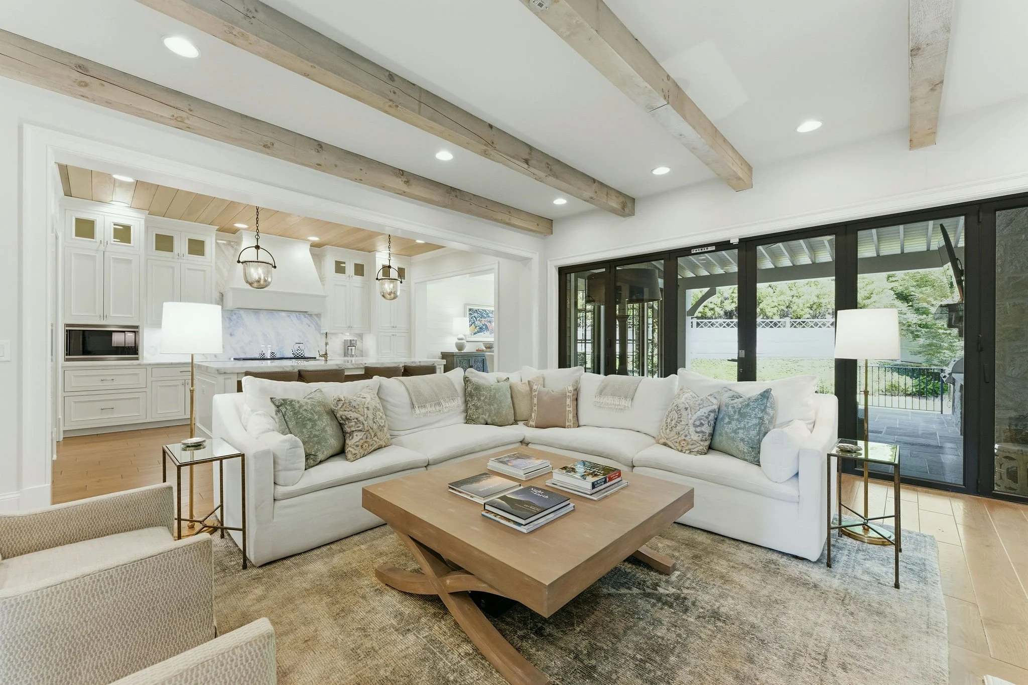 4384PowersFerryRdAtlanta-101.jpg