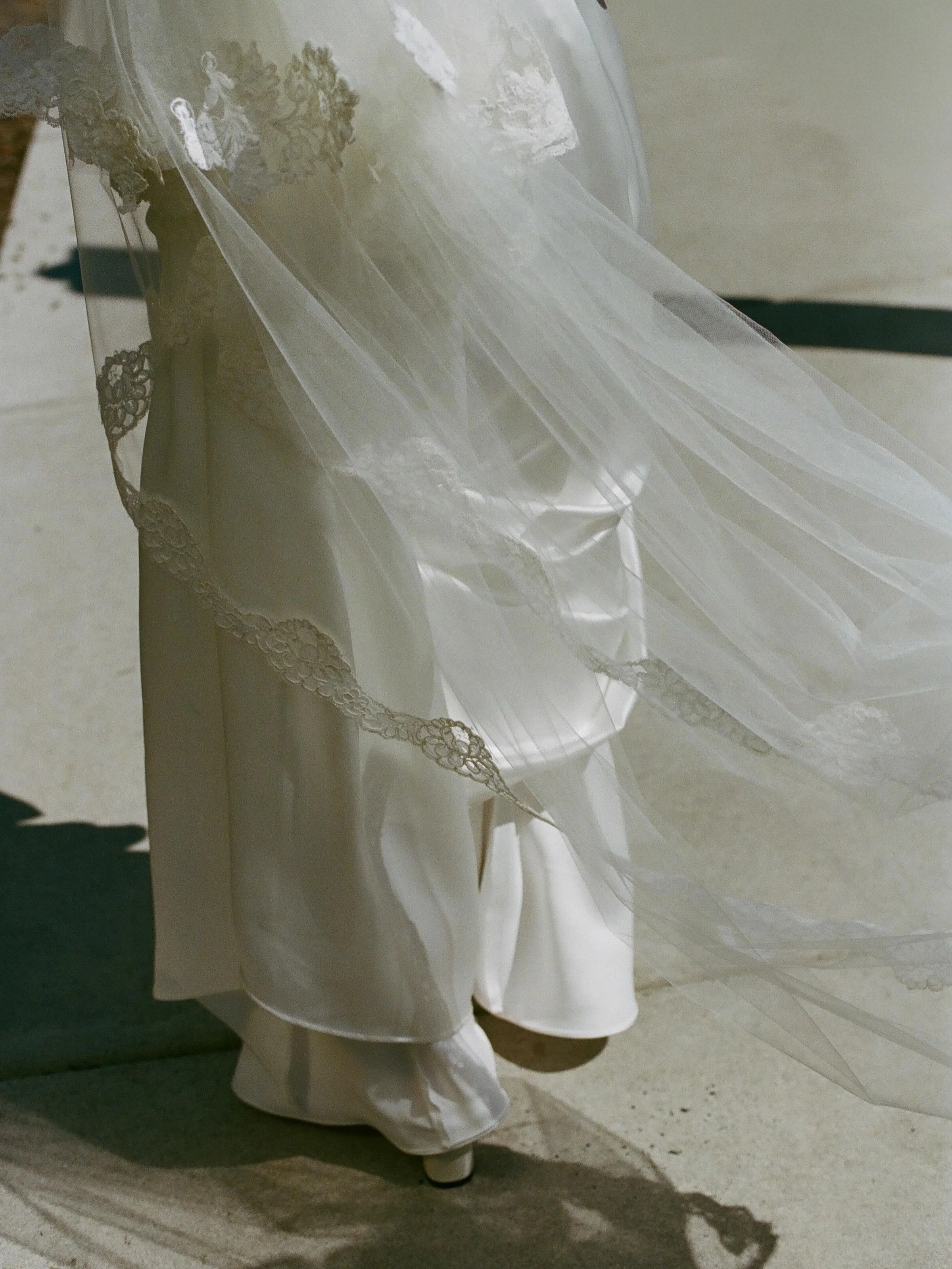 Always enamored by the way a dress and veil move through spaces and the way the light hits the little details

nyc wedding photographer
east coast wedding photographer
destination wedding photographer
wedding dress
wedding planning
2027 bride