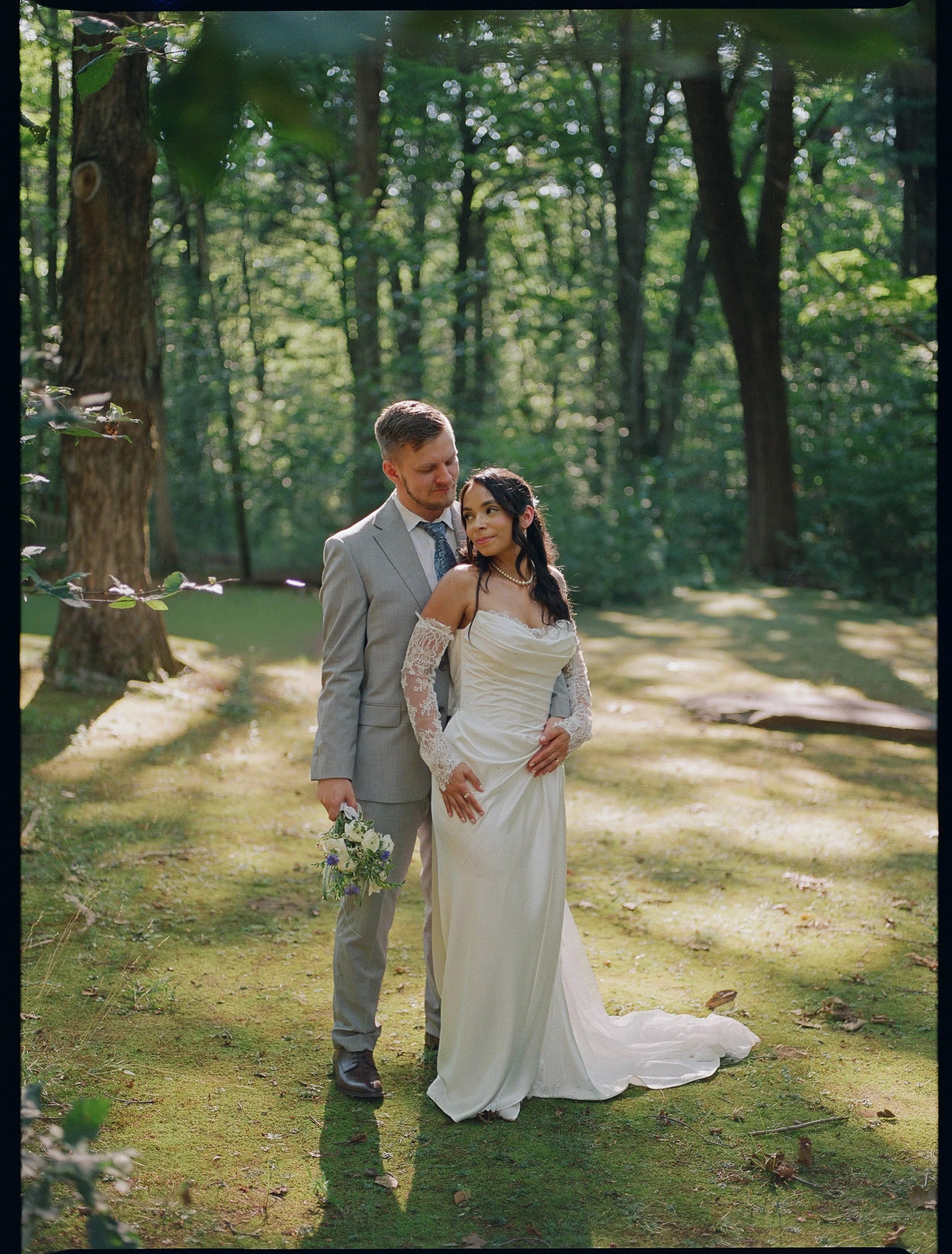 An intimate celebration for A + F 💛 Getting ready in a sweet little bed and breakfast, sharing a first look amongst the frogs, portraits in the woods, florals by F&rsquo;s sister and 4th of July fireworks to end the night.

A magical evening getting