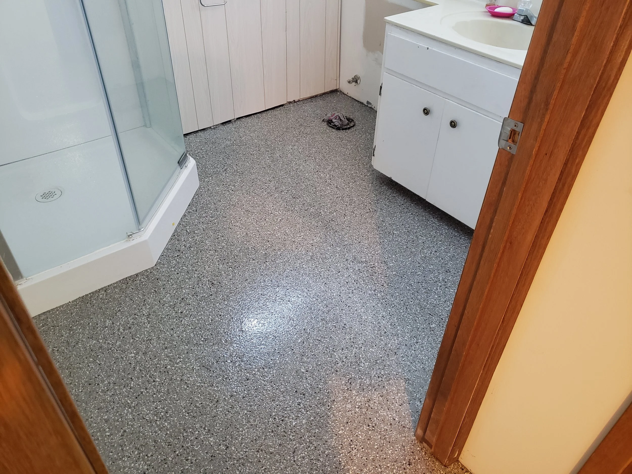 AFTER - Finished in Creekbed 1/4" Full Flake Broadcast. 