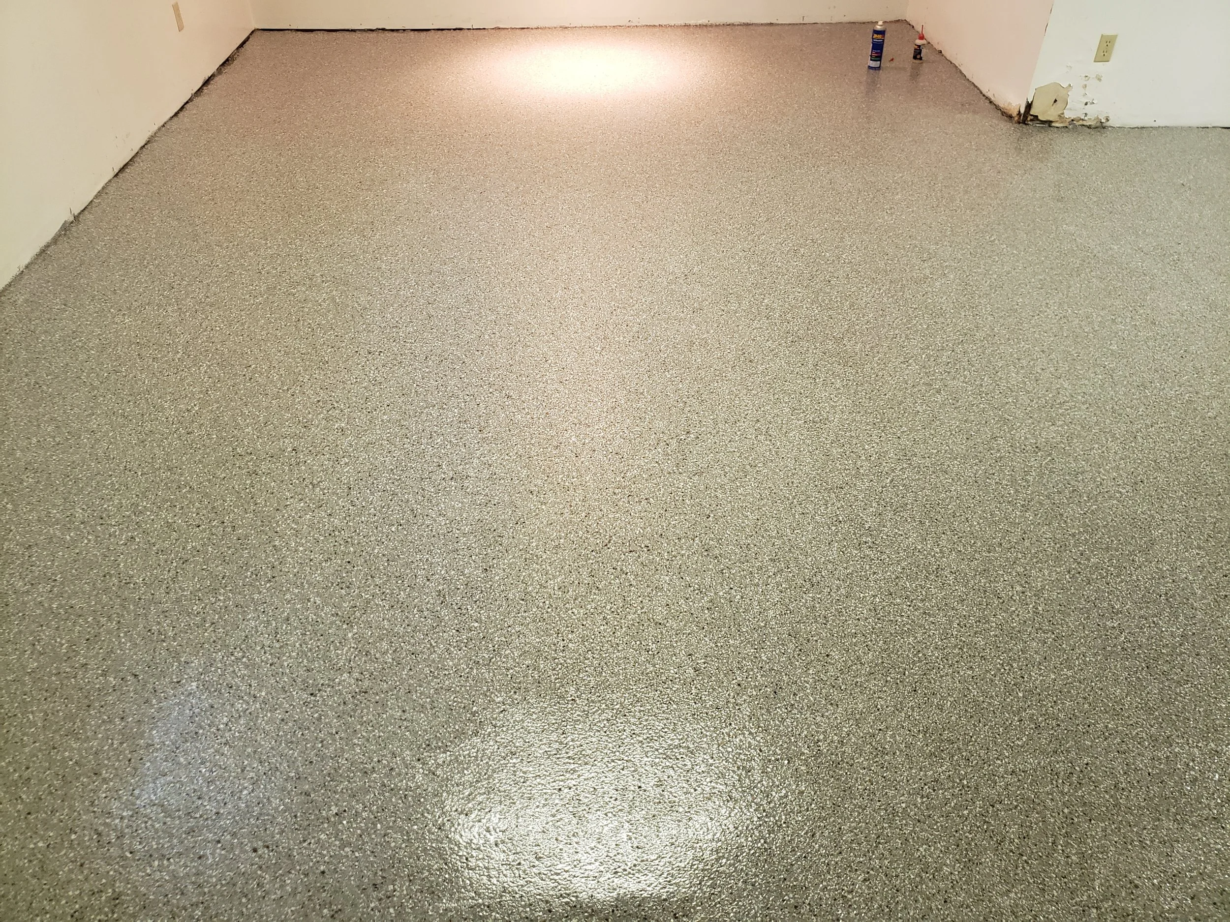 AFTER - Finished in Creekbed 1/4" Full Flake Broadcast. 