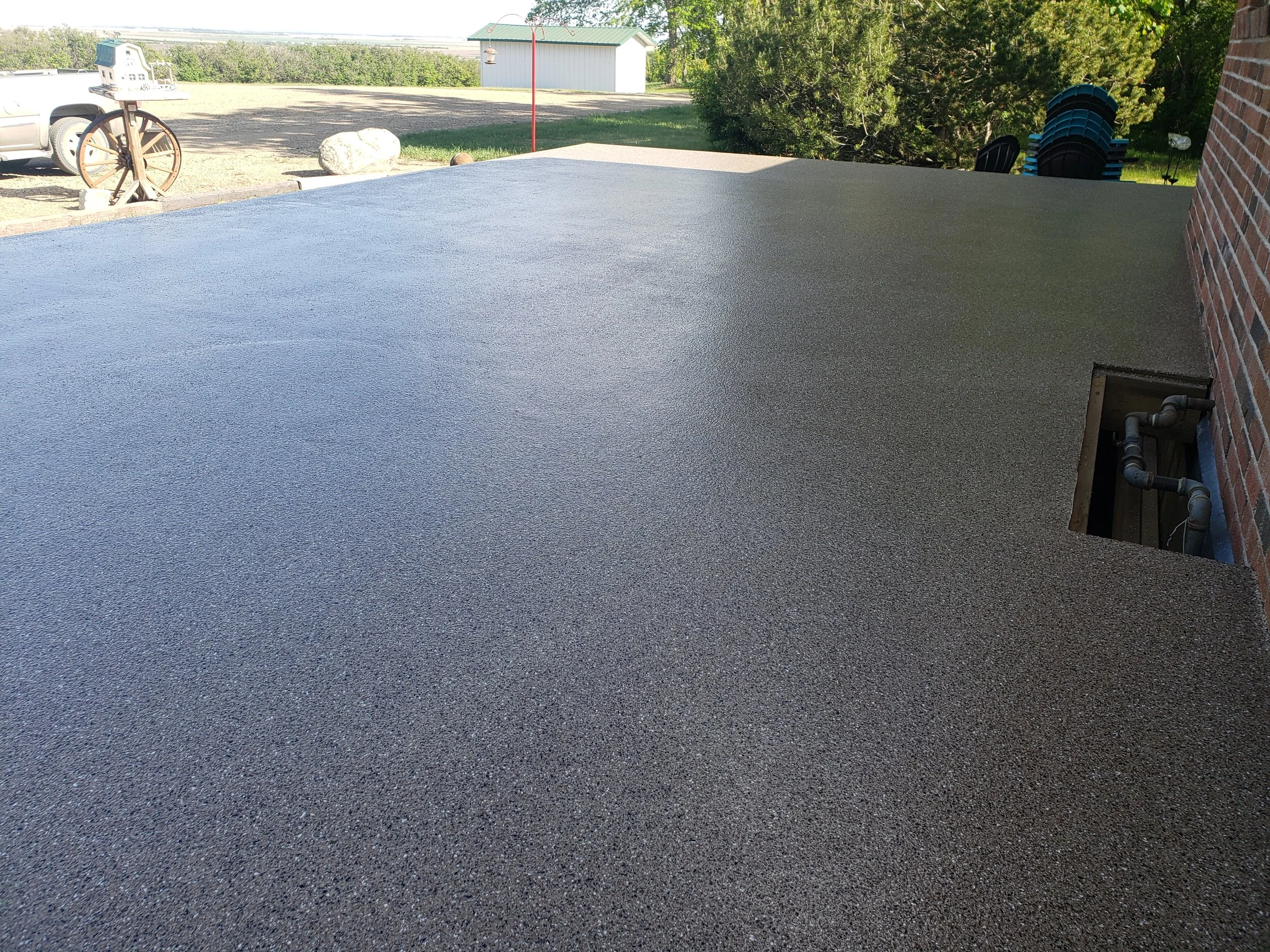 AFTER - Finished in Buckskin 1/8" Full Flake Broadcast.