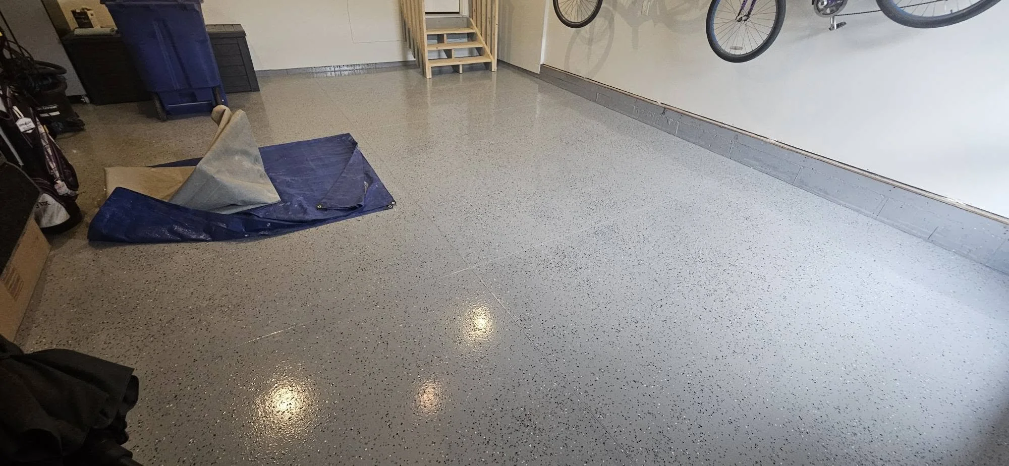 Finished in Creekbed 1/4" Partial Flake Broadcast.
