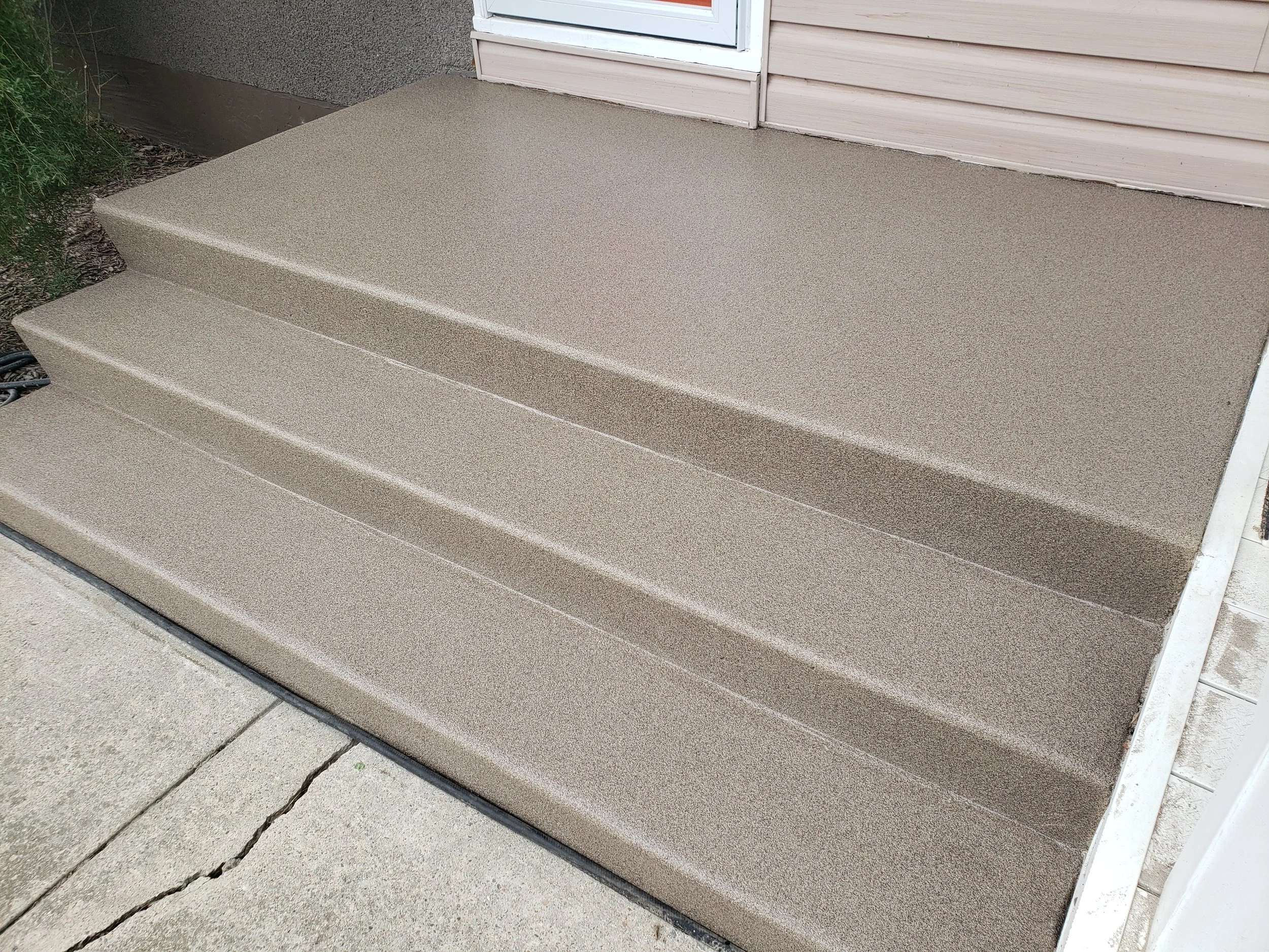 Finished in Toffee Anti-Slip Quartz Stone.