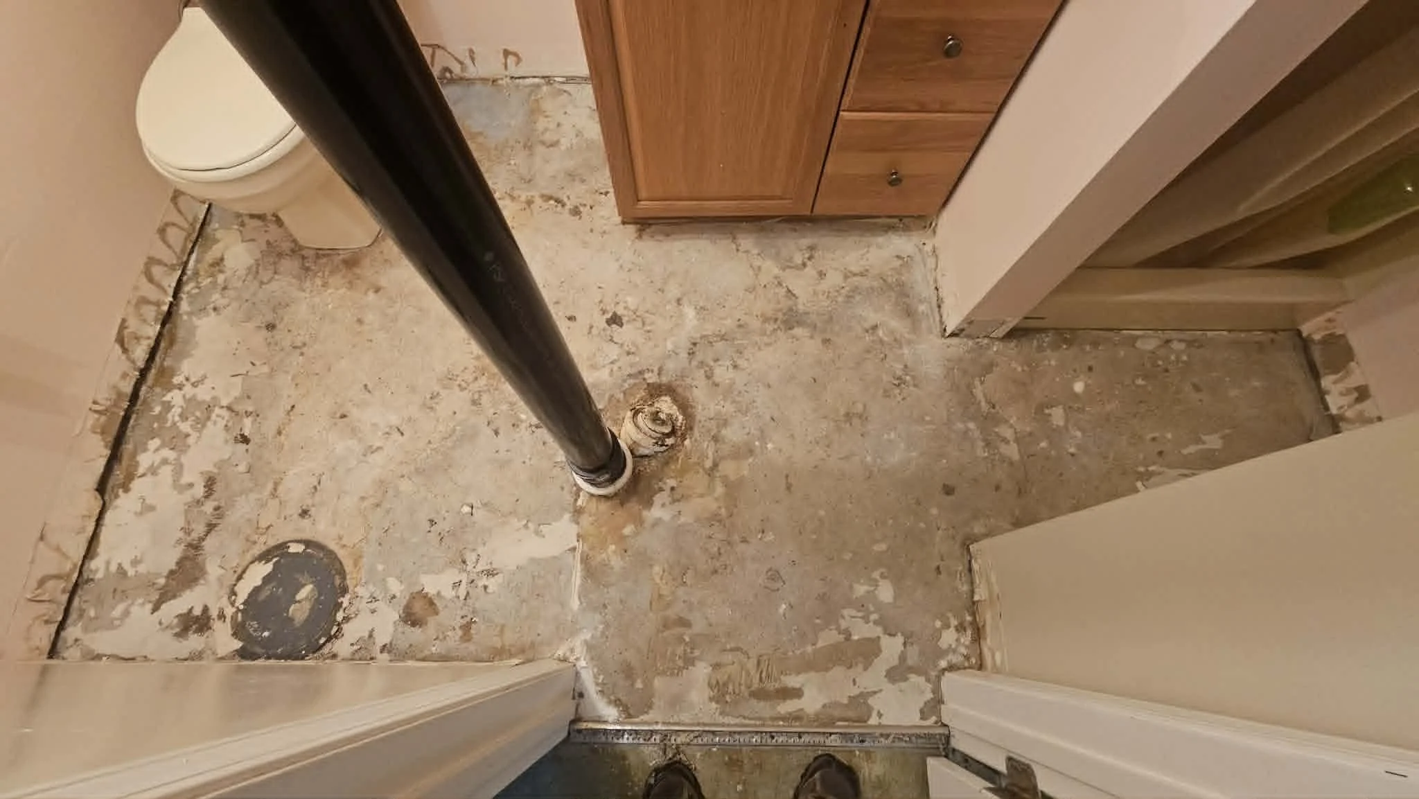 BEFORE - Basement bathroom