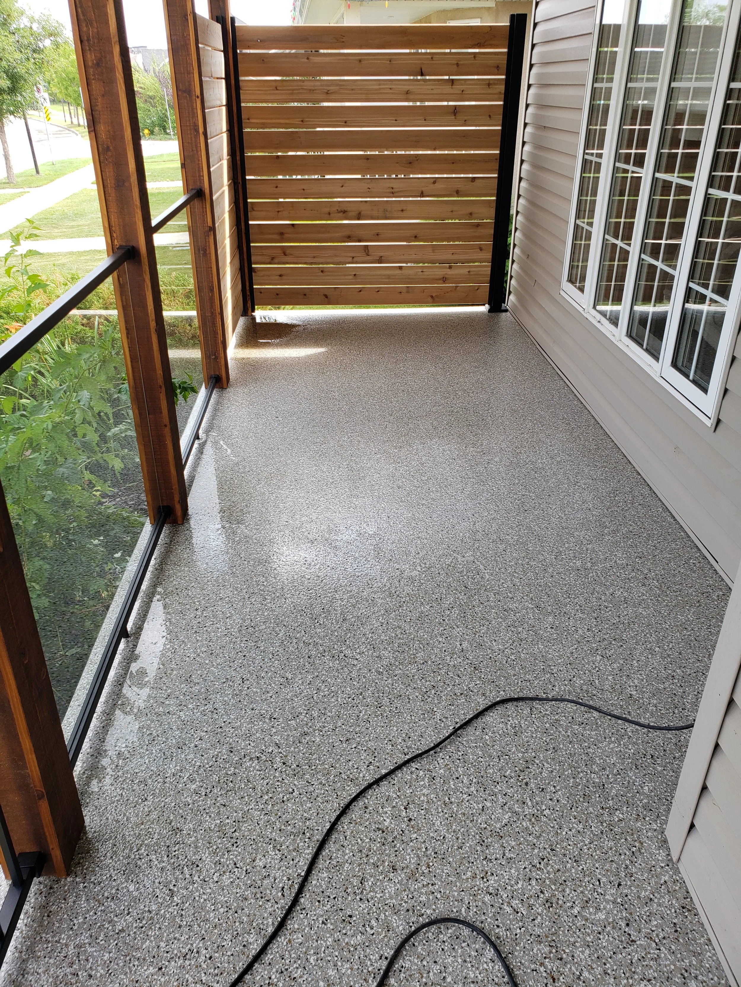 AFTER - Finished in Creekbed 1/4" Full Flake Broadcast.