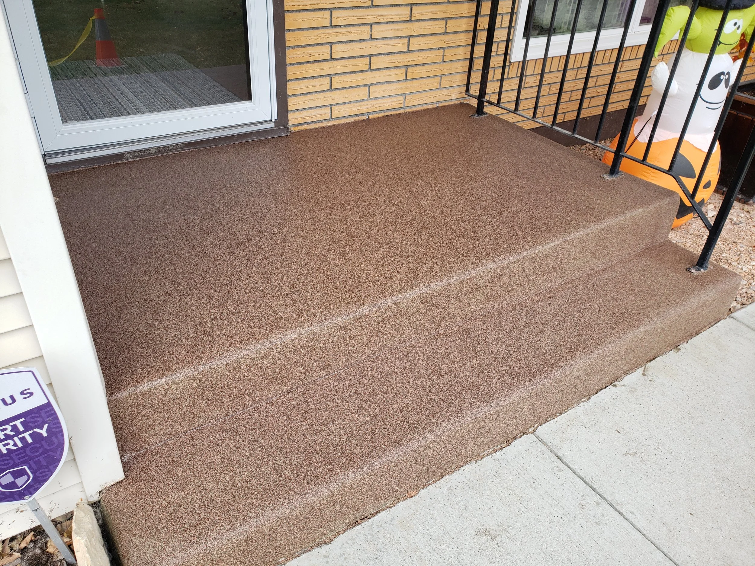 Finished in Amaretto Anti-Slip Quartz Stone.