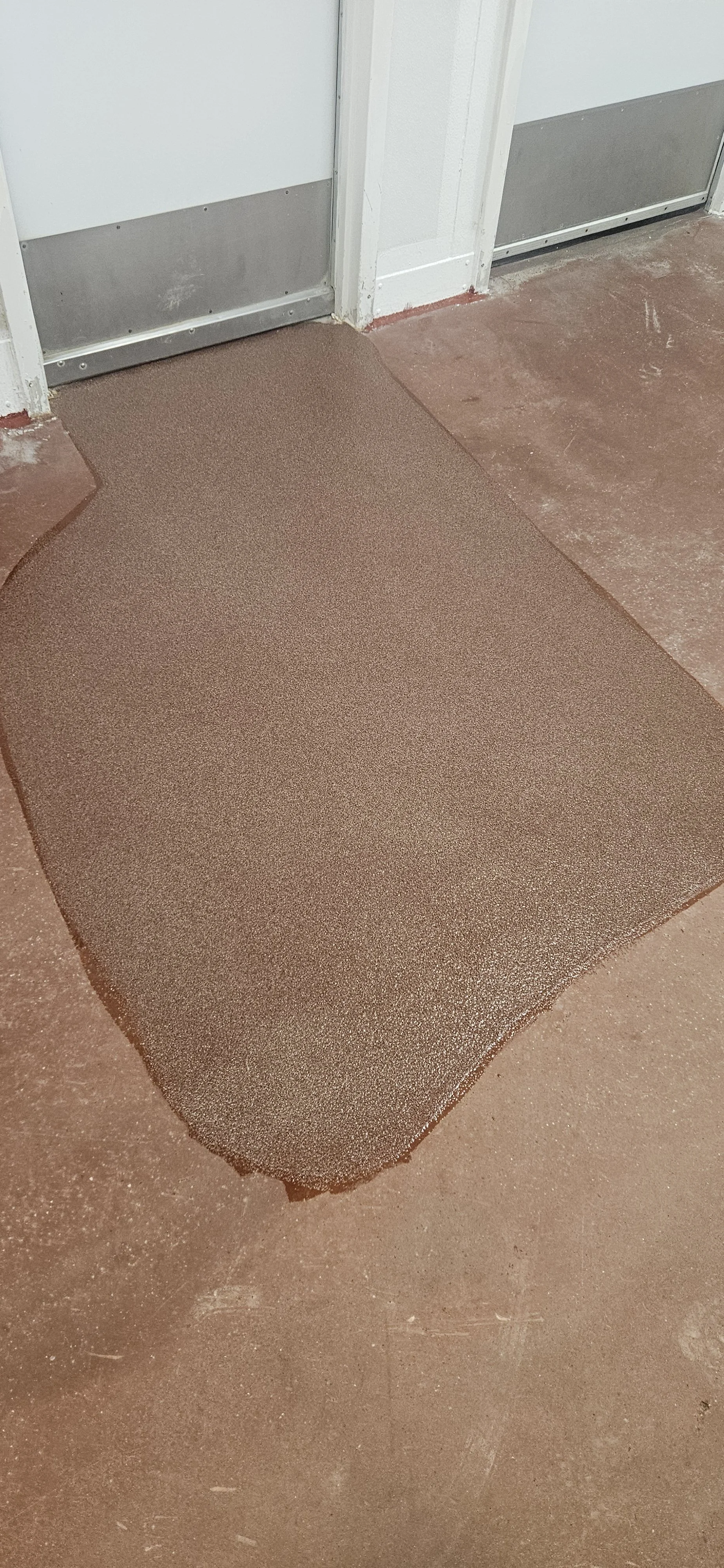 Finished in Amaretto Anti-Slip Quartz Stone.