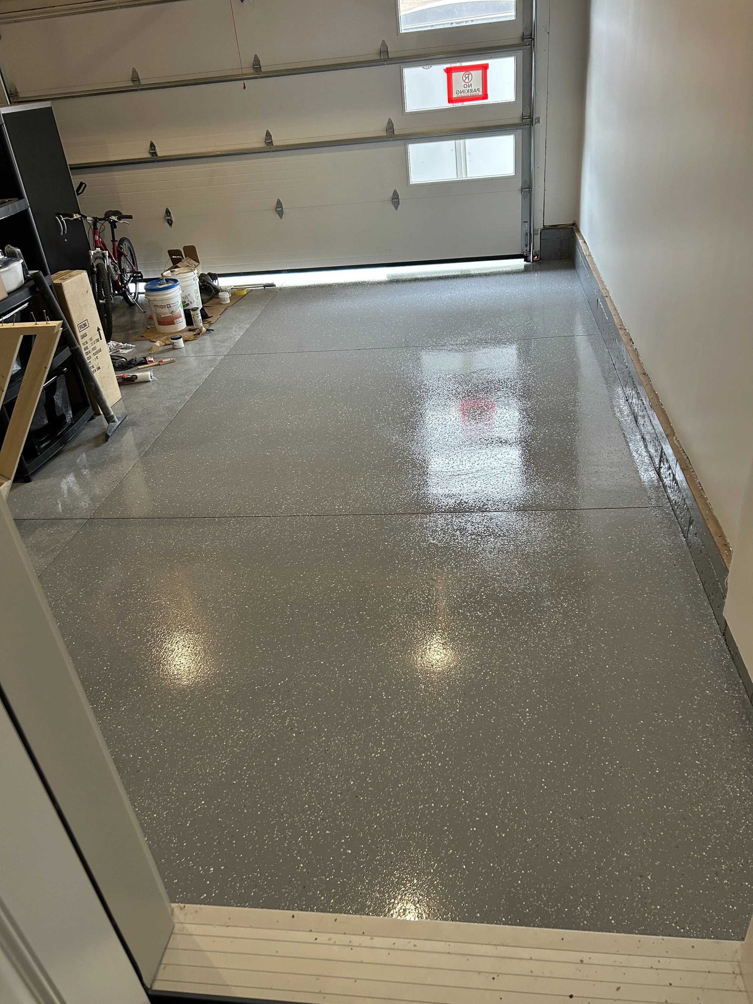 Finished in Creekbed 1/4" Partial Flake Broadcast.