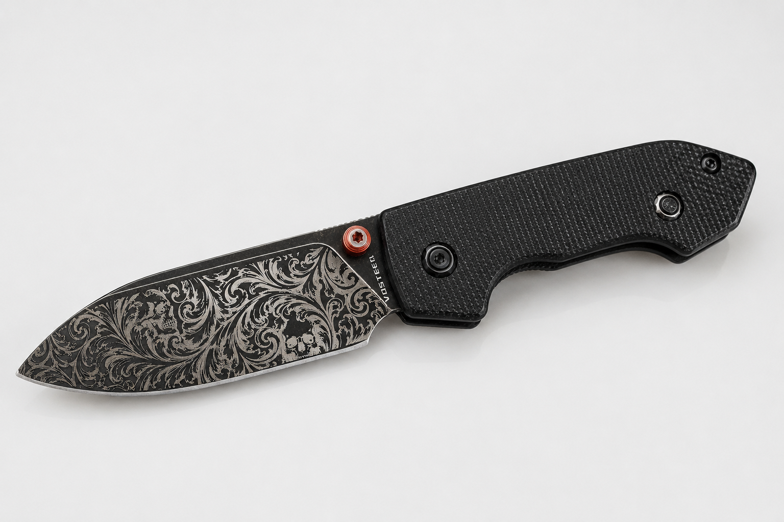 Skull scrollwork on knife.png