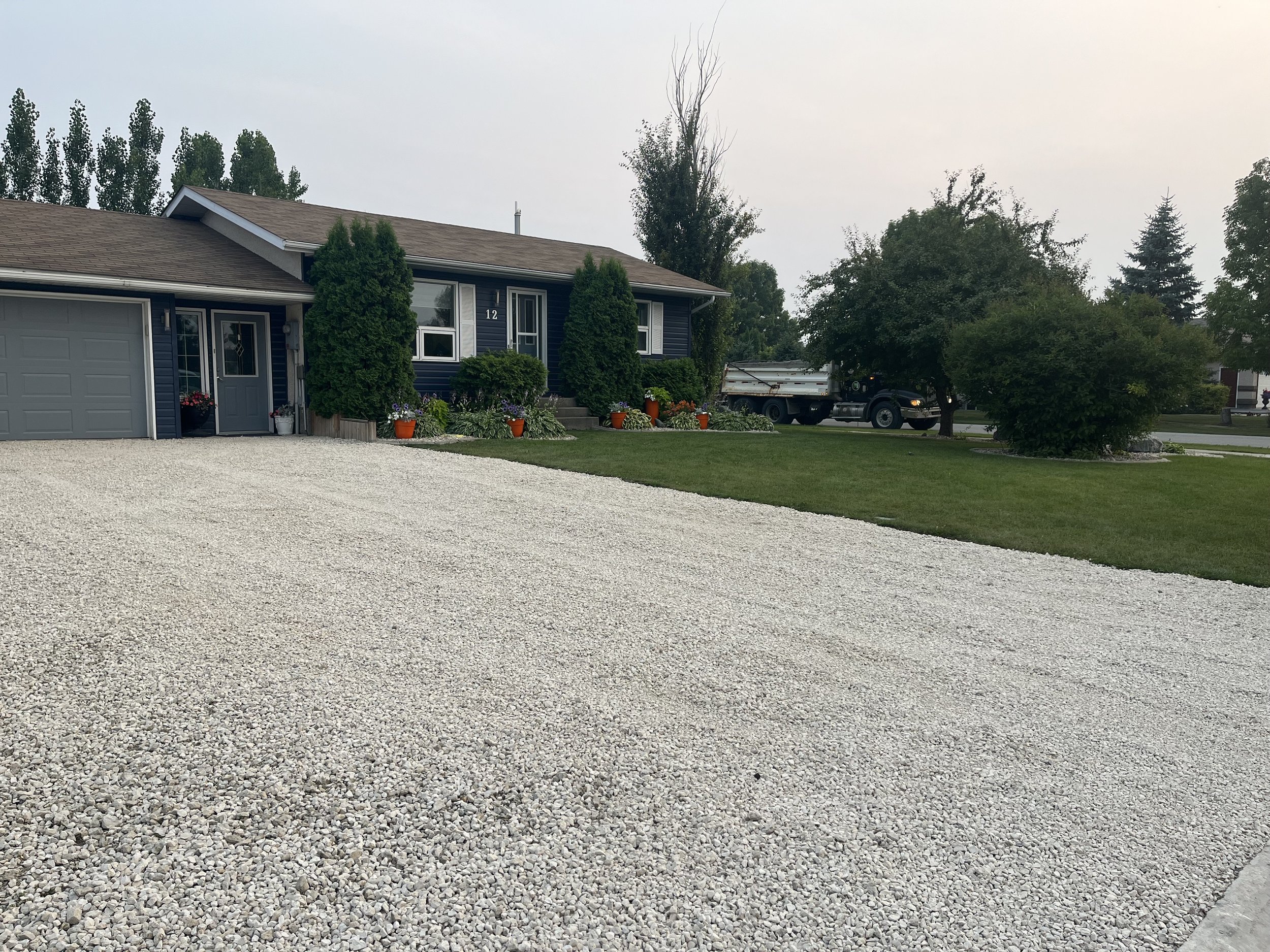 Limestone Driveway (Steinbach)