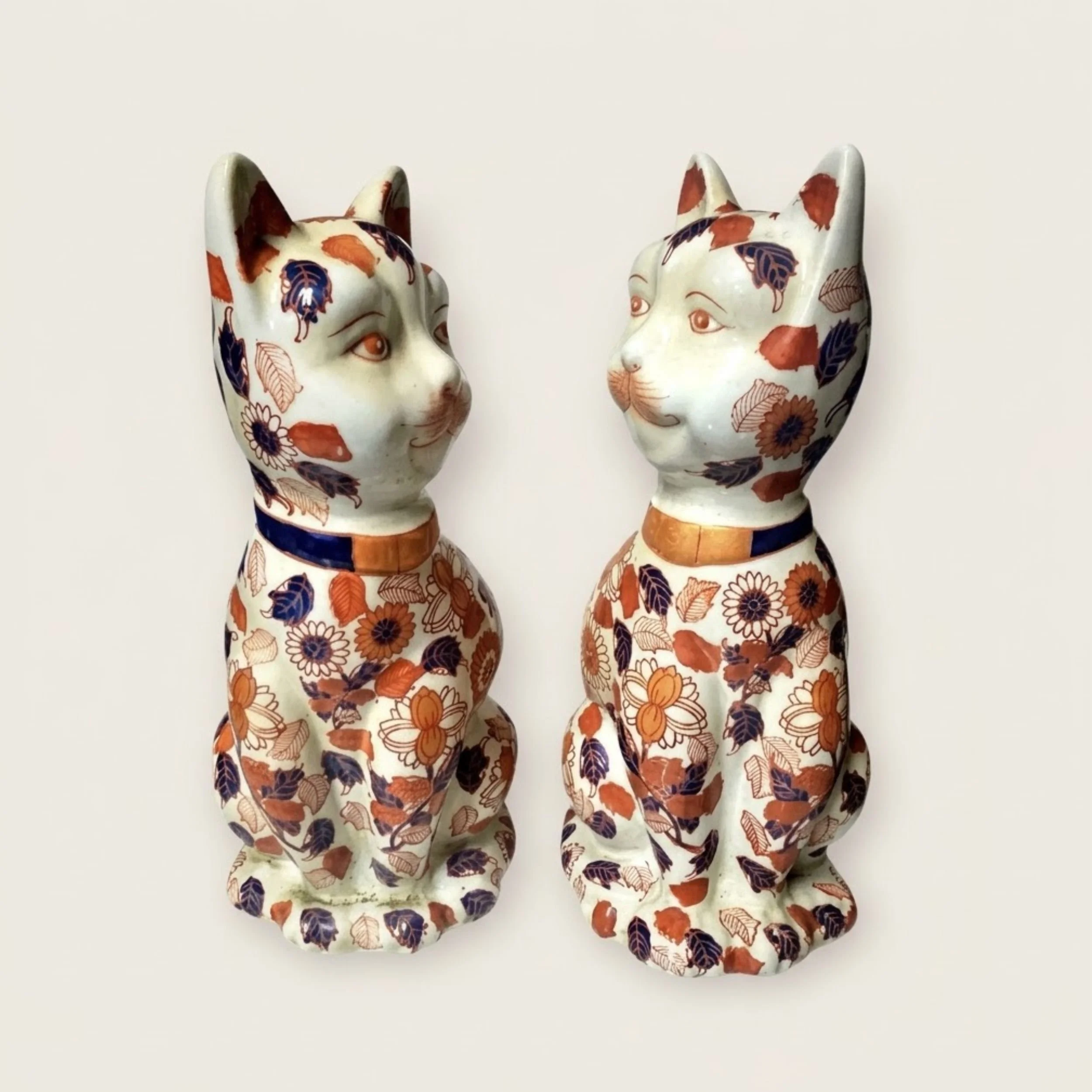 vintage-imari-porcelain-cat-figures-front-view.jpg.jpg