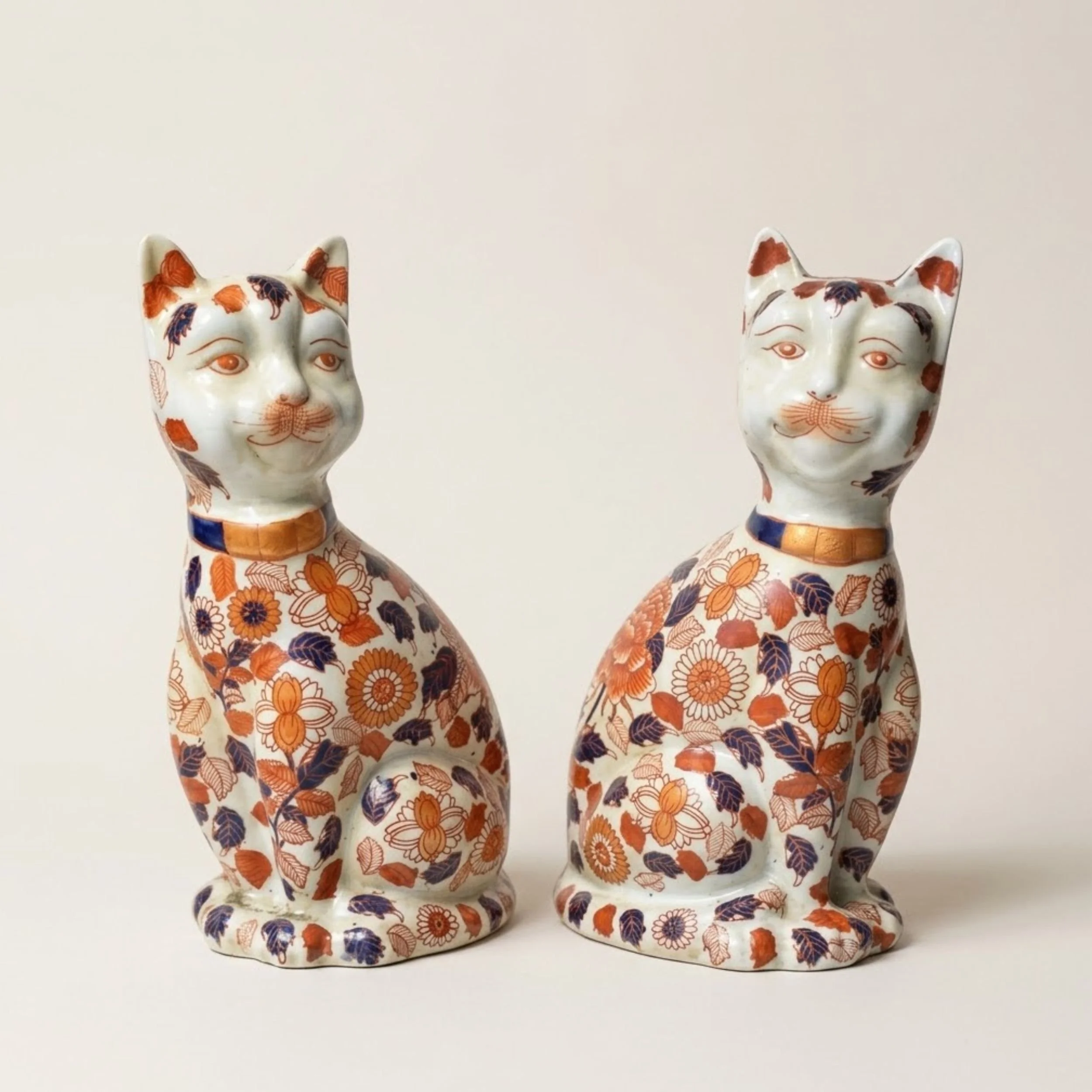 Vintage Imari Porcelain Cat Figures Pair | Signed Base