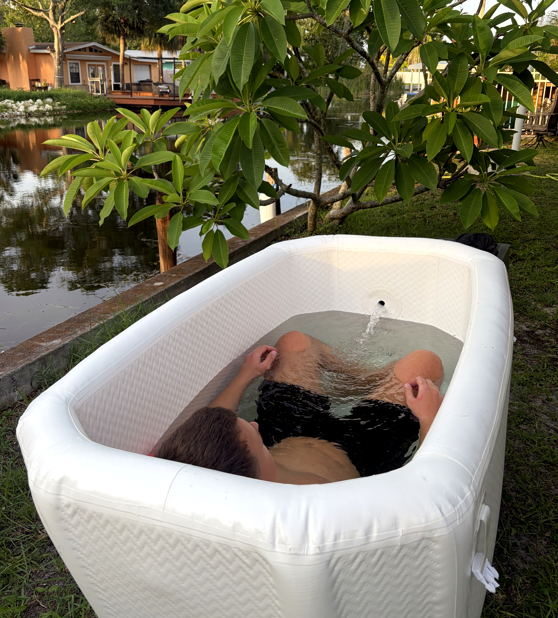 Cold plunge tub and chiller available for at-home rental in Tampa Bay
