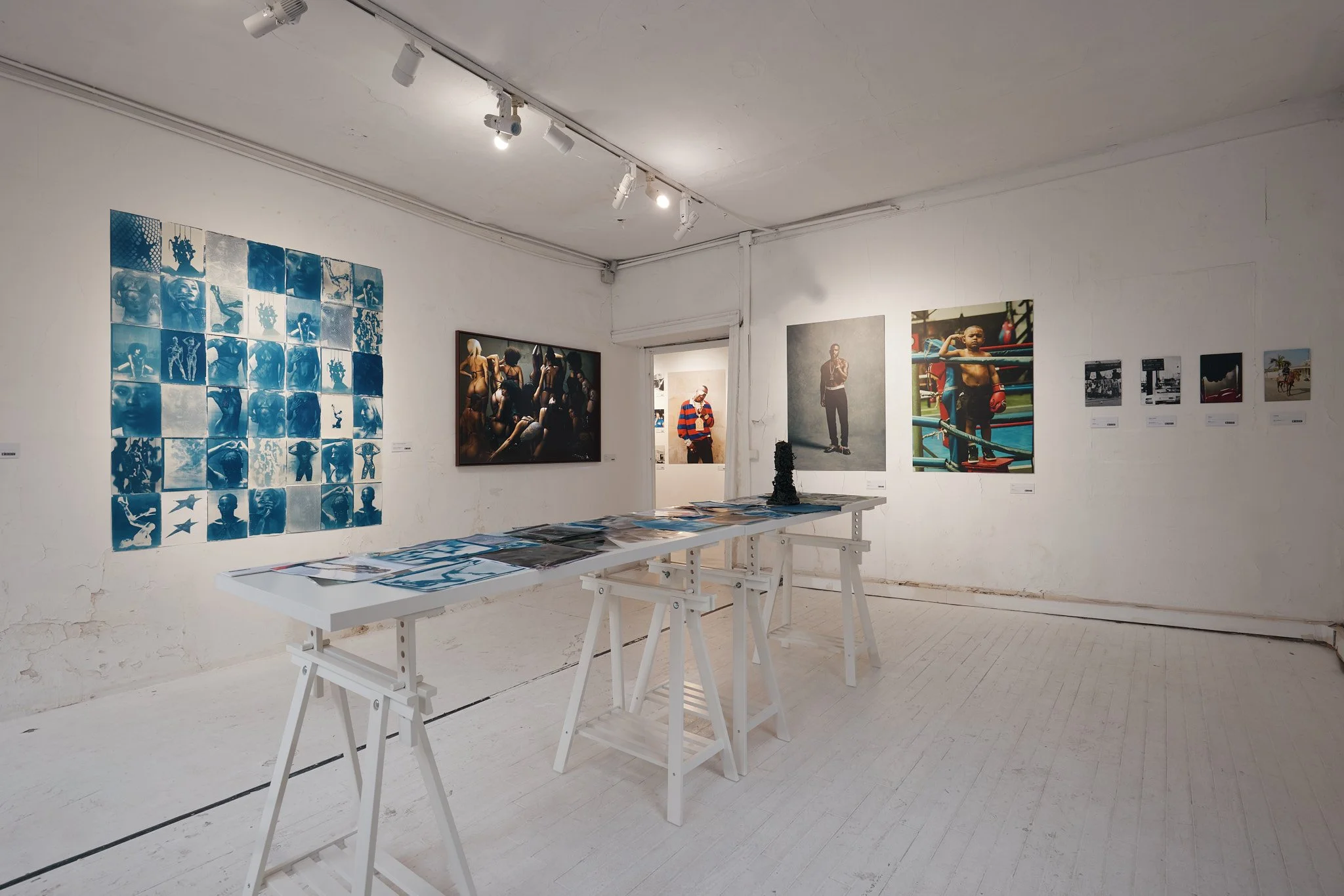 Exposition Tunnel de Fifou, Galerie Ellia, photographie de scénographie Benoît Drouet