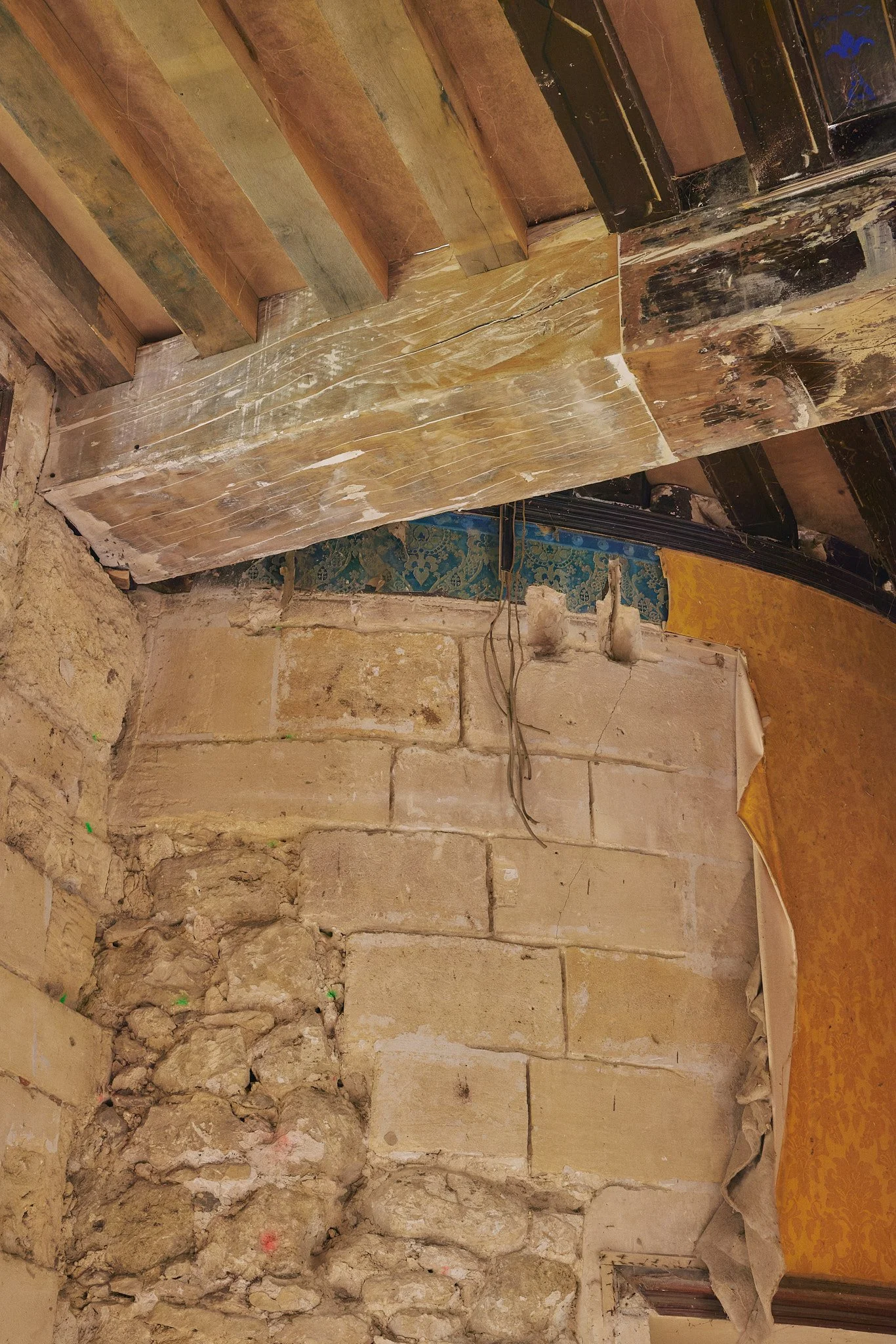 Chantier de restauration du Château de Vigny, Artene, photographie de chantier Benoît Drouet