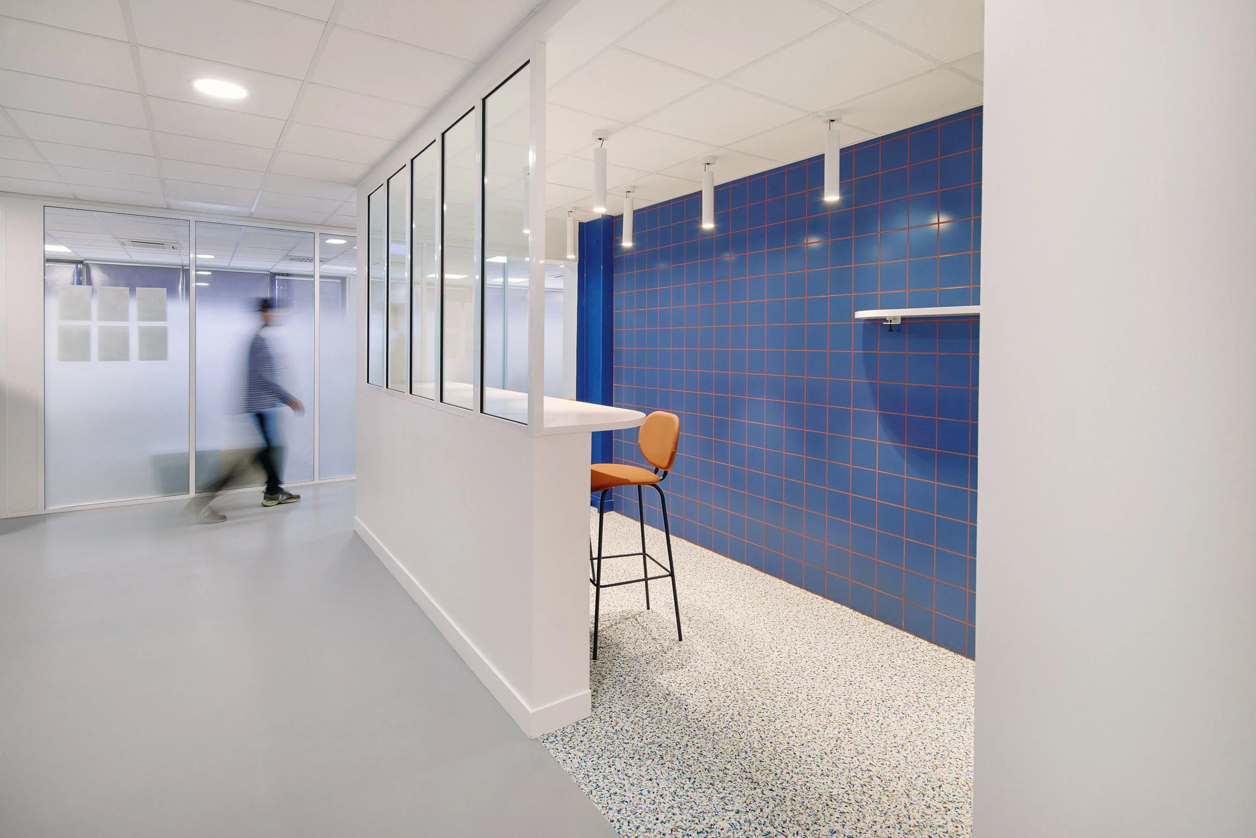Showroom Bosch à Drancy, Malabar Architecture, photographie d'architecture Benoît Drouet