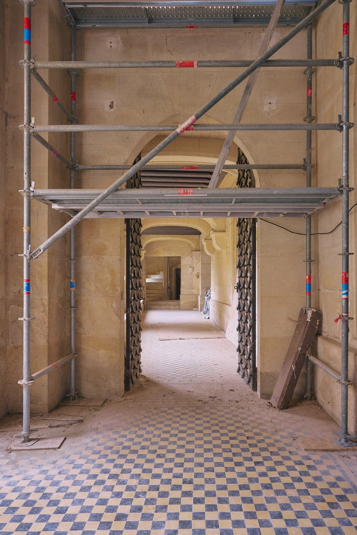 Chantier de restauration du Château de Vigny, Artene, photographie de chantier Benoît Drouet