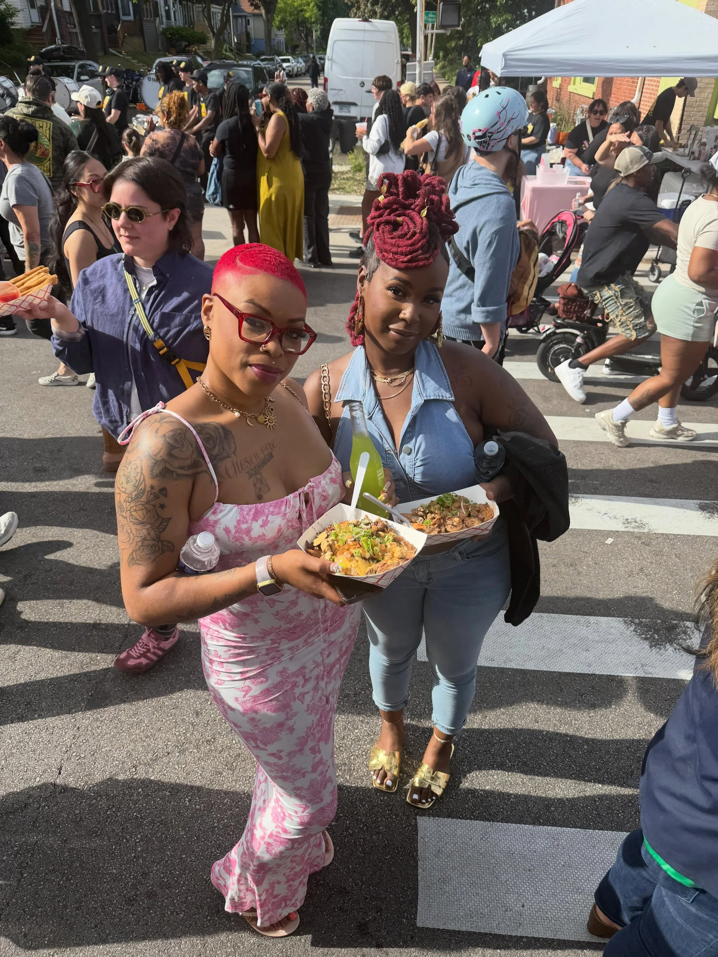 🌺🌺🌺 It&rsquo;s not a Monday which is already good news ! Catch us everyday this week! 

🚛Tuesday June 2nd: 
🌺 5-8:30PM: @milwaukeecozoo for member night 🦘🐘

🚛Wednesday June 3rd: 
🌺 11:30-1PM: Red Arrow Park for HeartBeats by @mkedowntown 🎹?