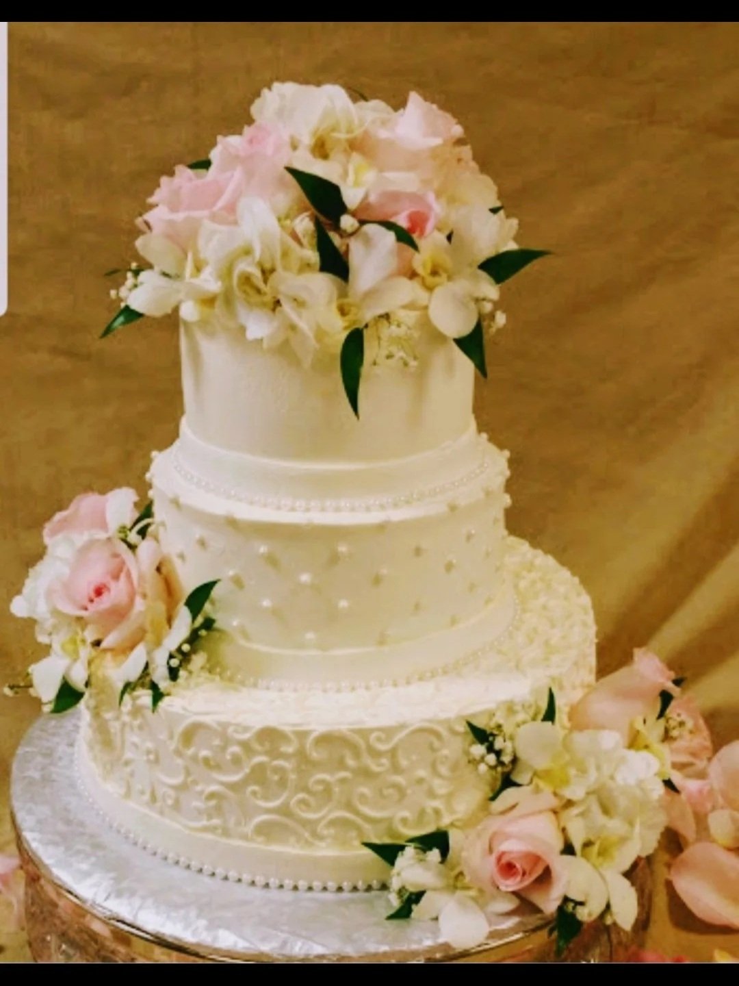 three+tierr+wedding+cake+.jpg