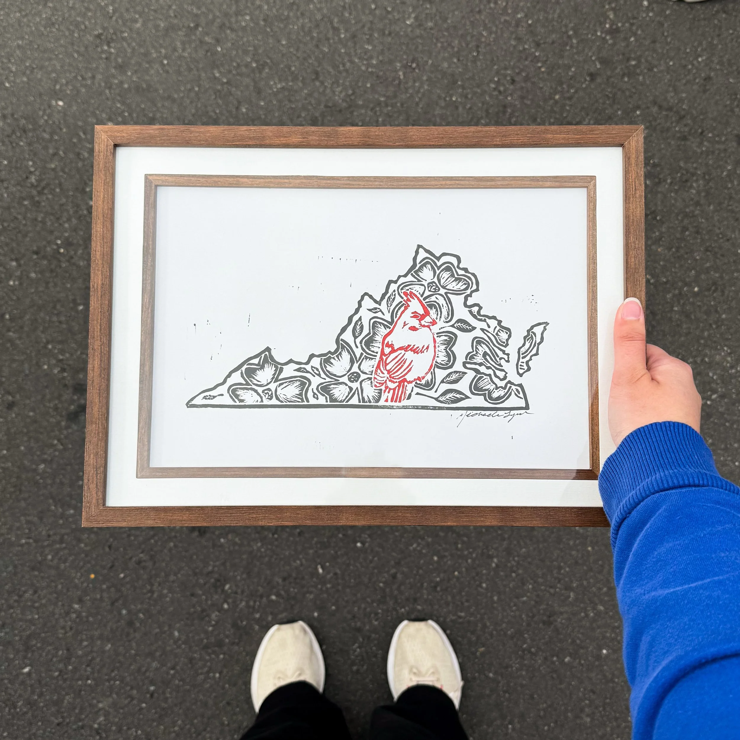 Been obsessed with this print and frame combo!! My Virginia linocut print featuring some state icons 🤍

#linocut #artwork #artist #buymyart