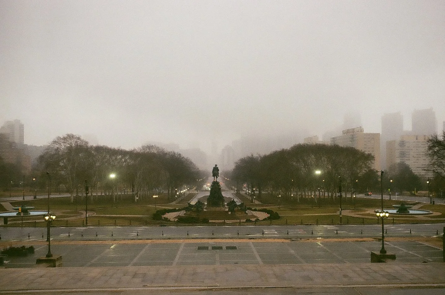 Art Museum, Philadelphia - - Leica IIIf Summaron 35mm f3.5