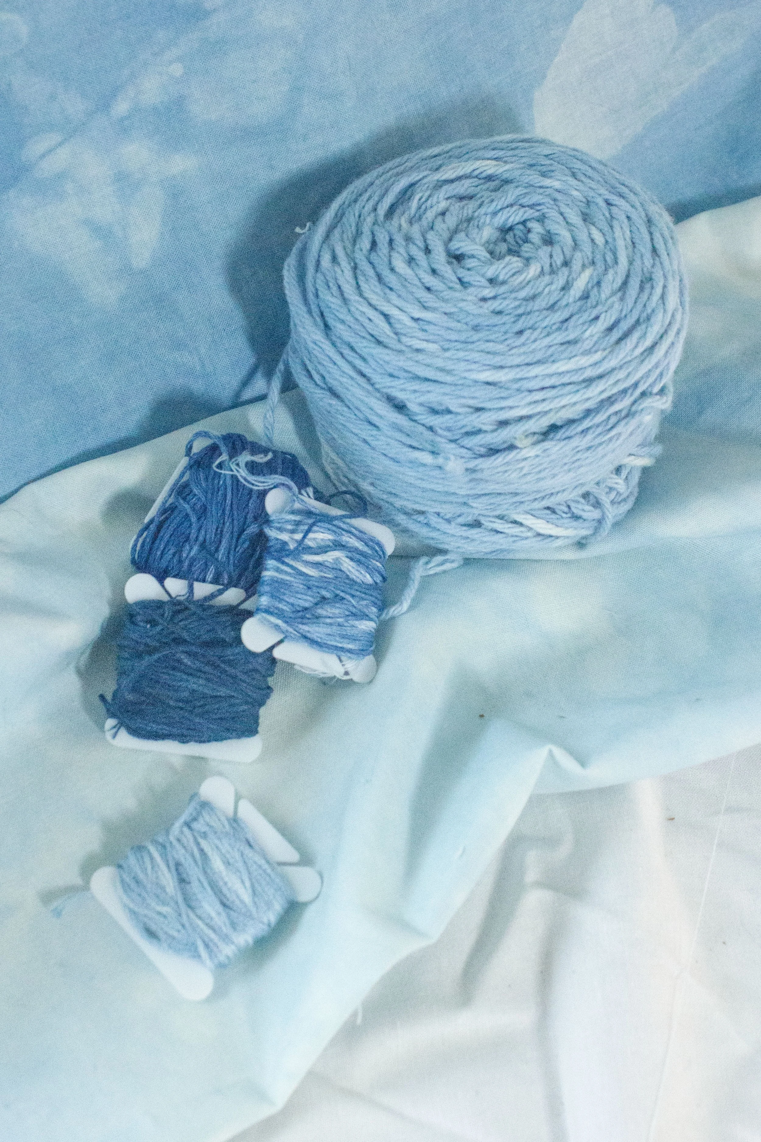 Indigo: indigo is the queen of natural dyes. This magical blue can be found in a variety of plants, but it is one of the only stable sources of natural blue . Synthetic indigo is still used to dye blue jeans because nothing mimics the beautiful wear 