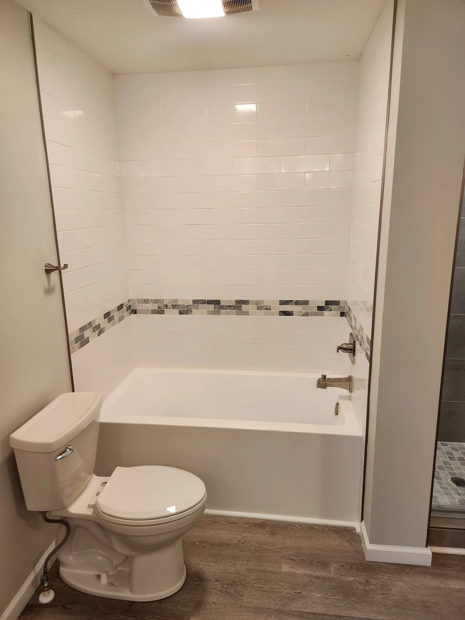 Upstairs Bath 3 .jpg