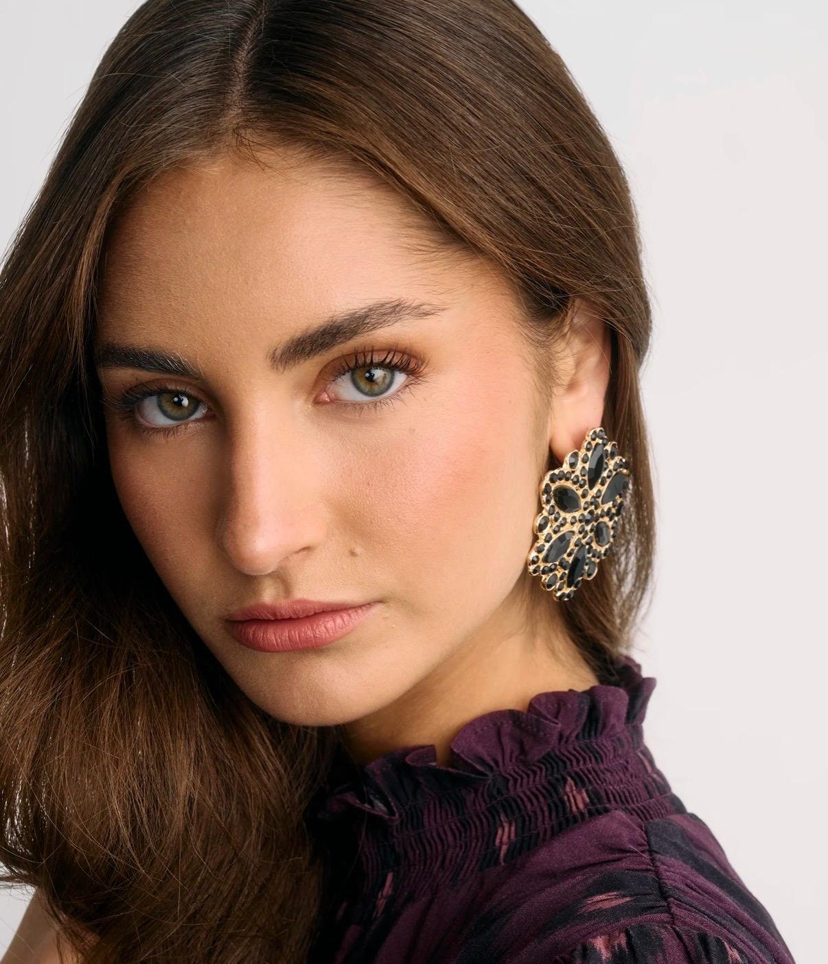 beauty_01_purple_statement_earring.jpeg