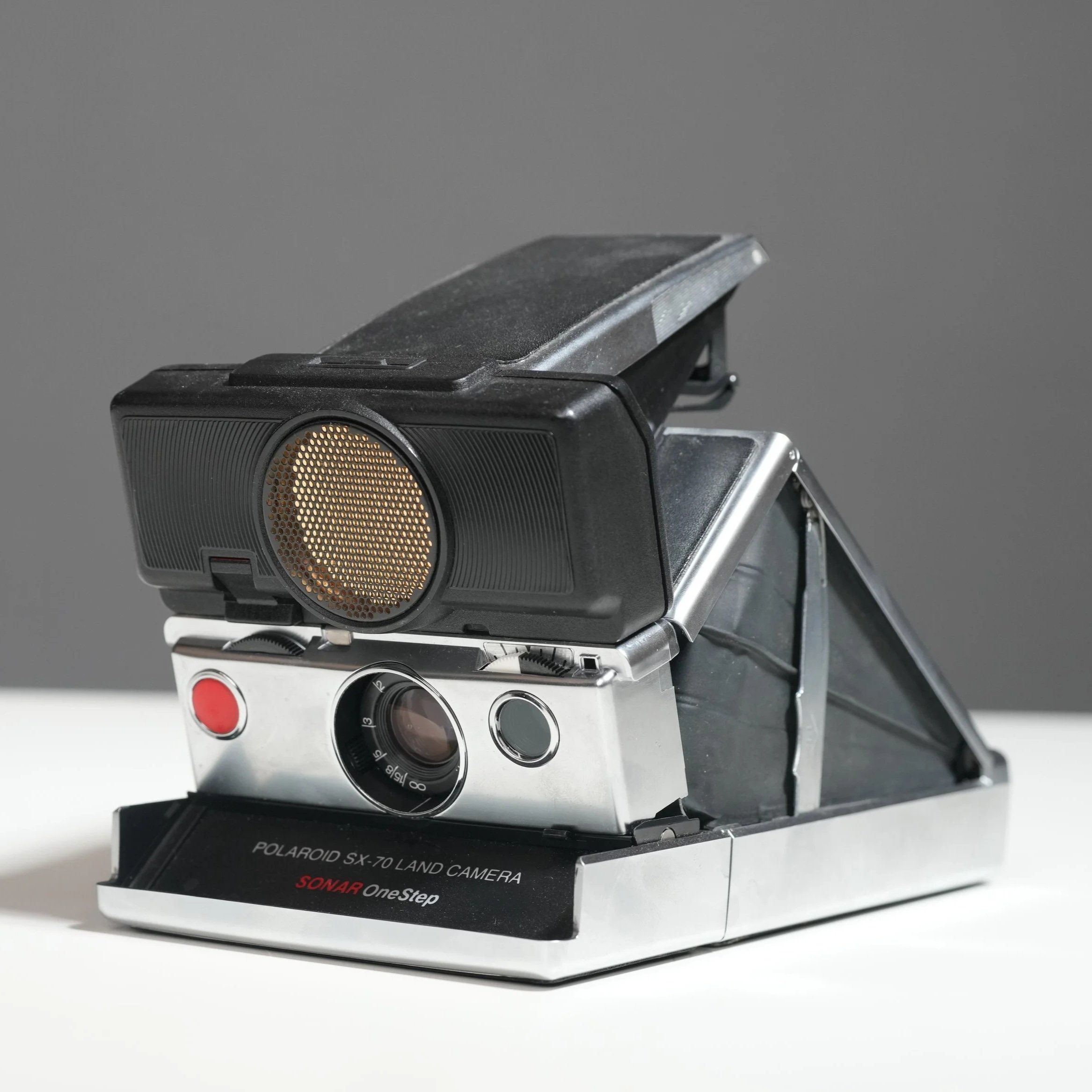 Polaroid SX-70 Land Camera Sonar OneStep – Tested