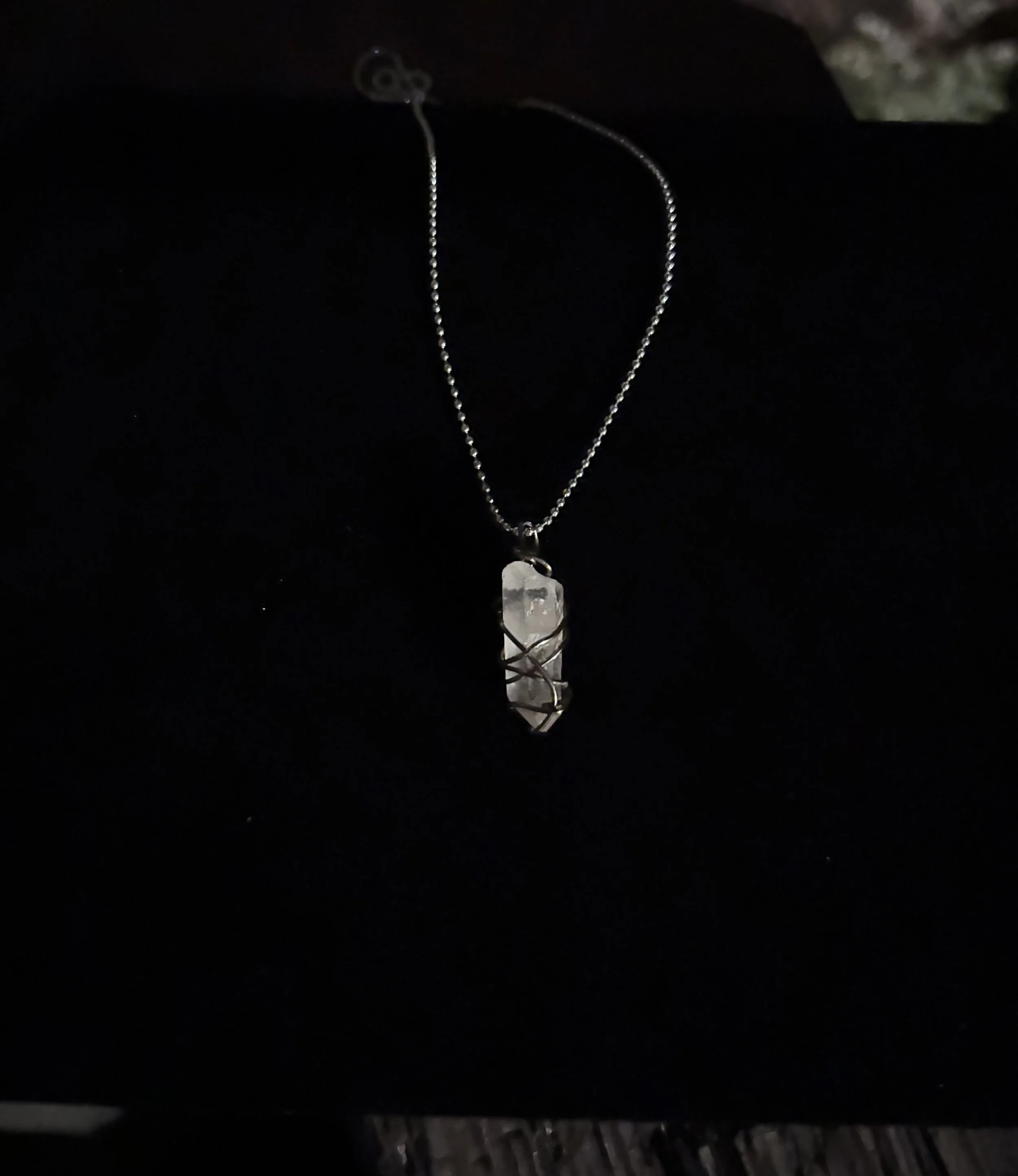Dagger Quartz Chain