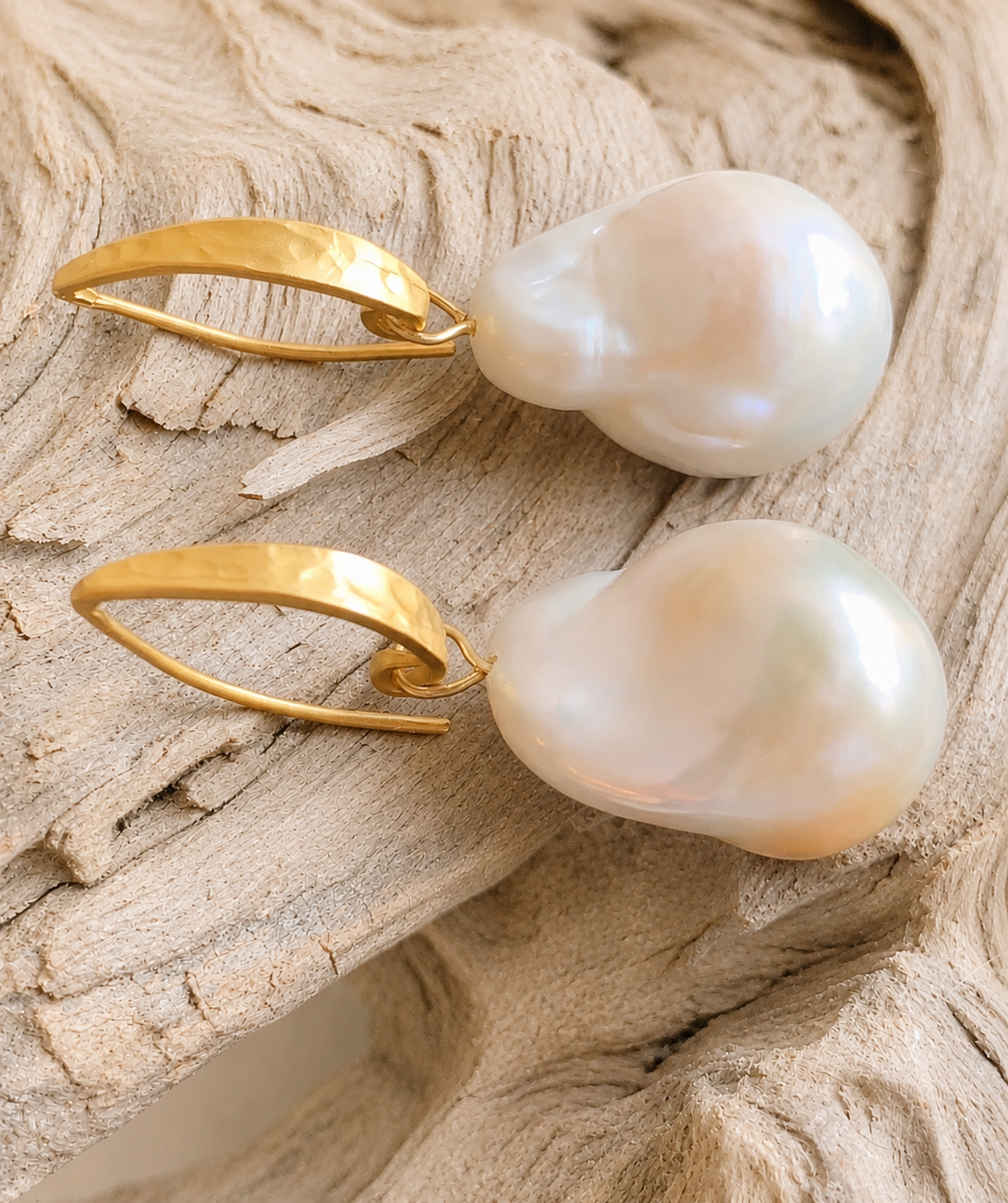 Maris Pearl Earrings
