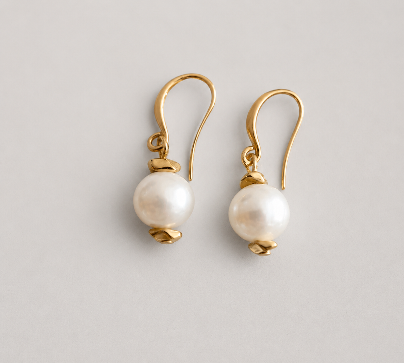 ARYA PEARL EARRING