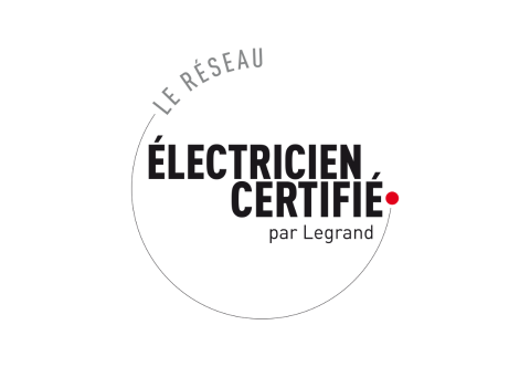Logo de Legrand indiquant que HQT systèmes fait partie des électriciens certifiés