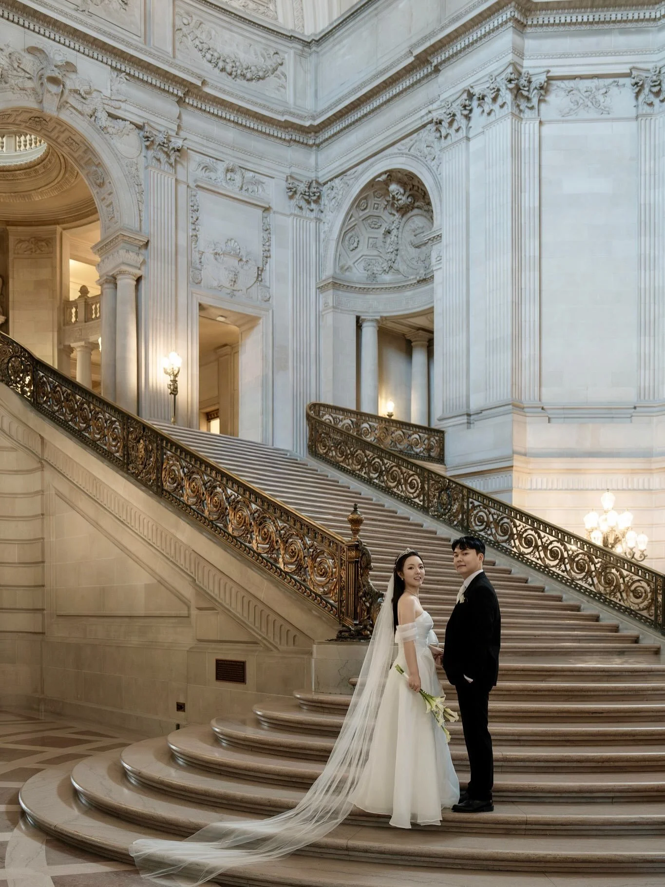 A beautiful day at San Francisco City Hall.
Timeless moments, naturally captured.

샌프란시스코 시청의 클래식한 공간 속에서
두 사람의 자연스러운 순간을 담았습니다.

Bride @park.esther.24 
Groom @ye0n_juun_ 

Photo by @may.s_studio | 샌프란시스코 시청 스냅 &middot; 샌프란시스코 웨딩 스냅 &middot; SF City 