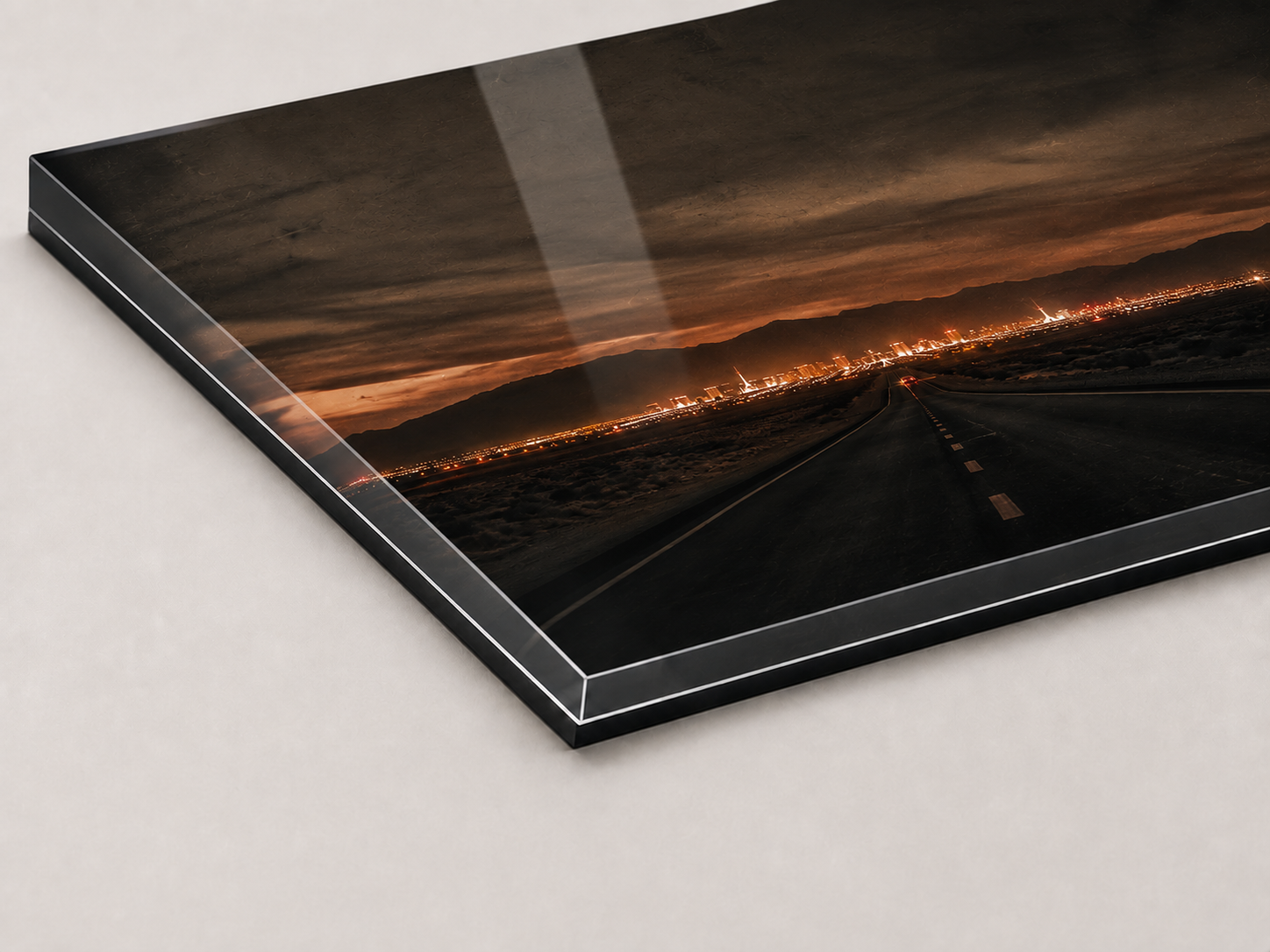 Las Vegas No.005_Acrylic CU.png
