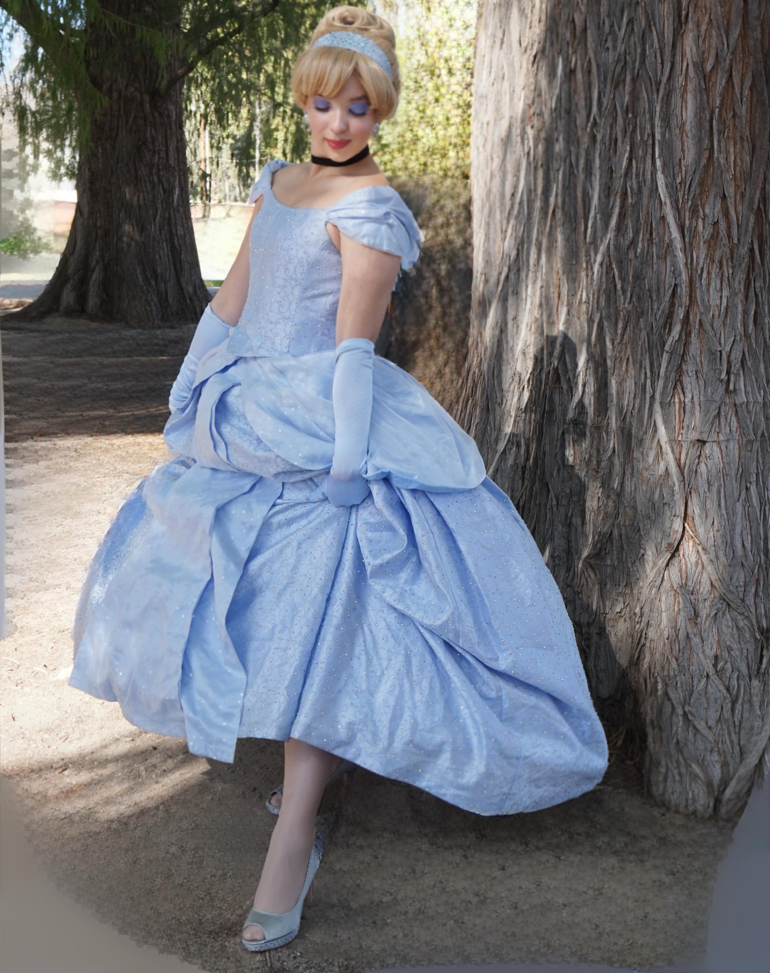 She&rsquo;s as lovely as her name 💙👠🐭

Invite our Glass Slipper Princess to your next Royal Ball. She&rsquo;d love to dance the night away with you! 

#princess #princessparty #childrensentertainment #socal #cinderella